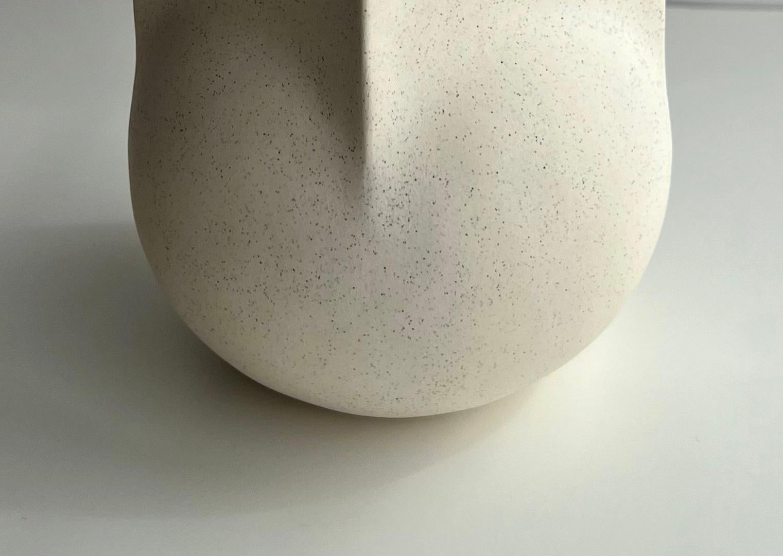 Recipiente escultórico Walls de Karin Amdal Nueva Zelanda en venta