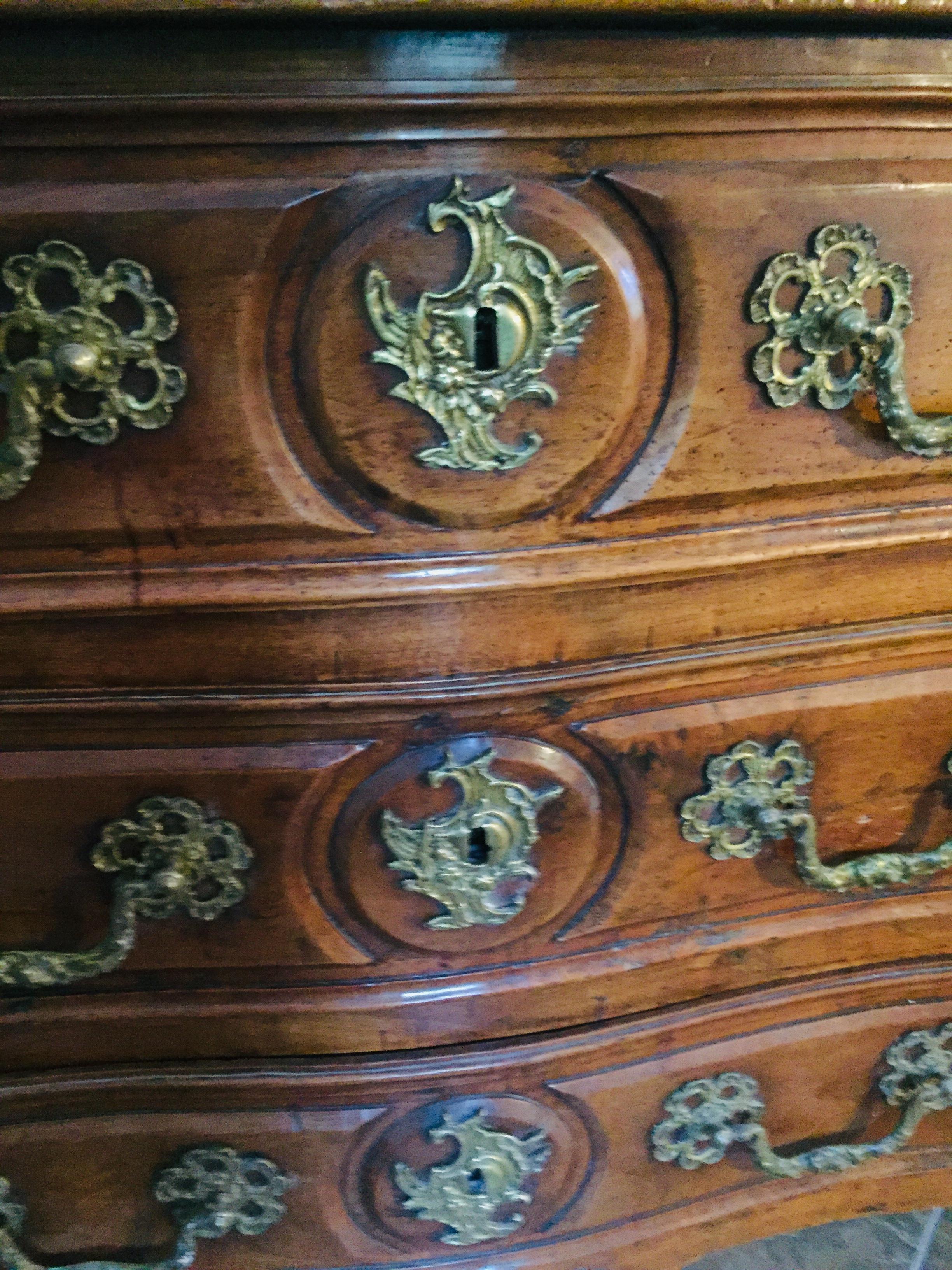 Walnut 18th Cent French Chest of Drawers Louis XV Typical from the Lyon Region For Sale 12