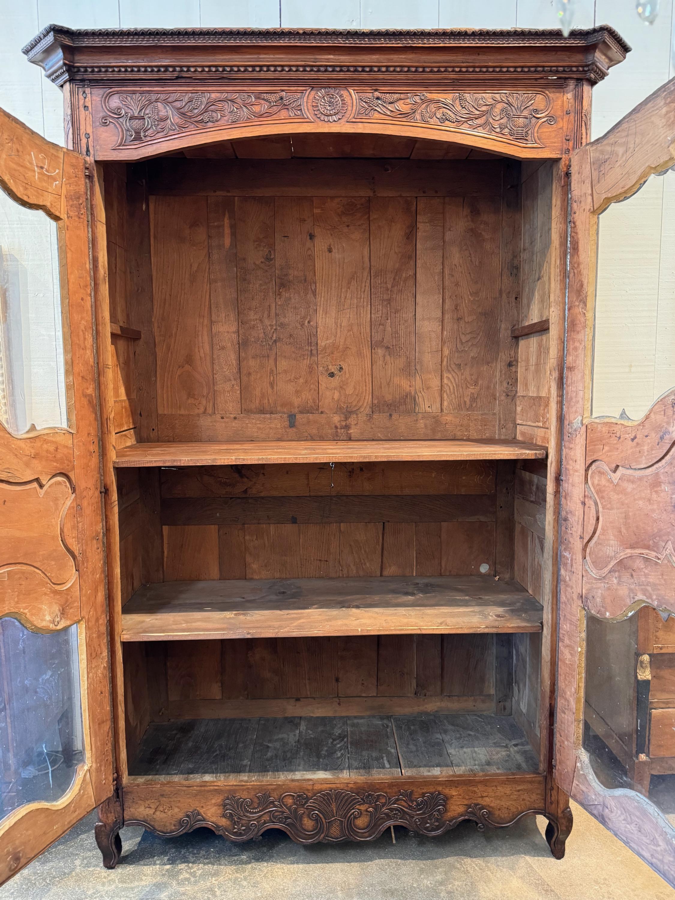 Nussbaum 18. Jahrhundert Französisch Armoire 10