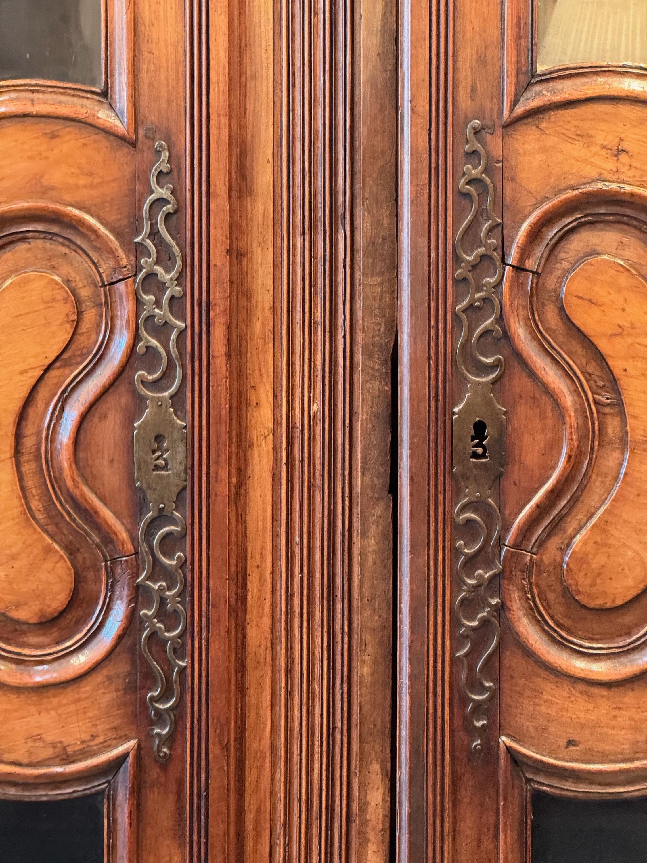 Walnut 18th Century French Armoire For Sale 4