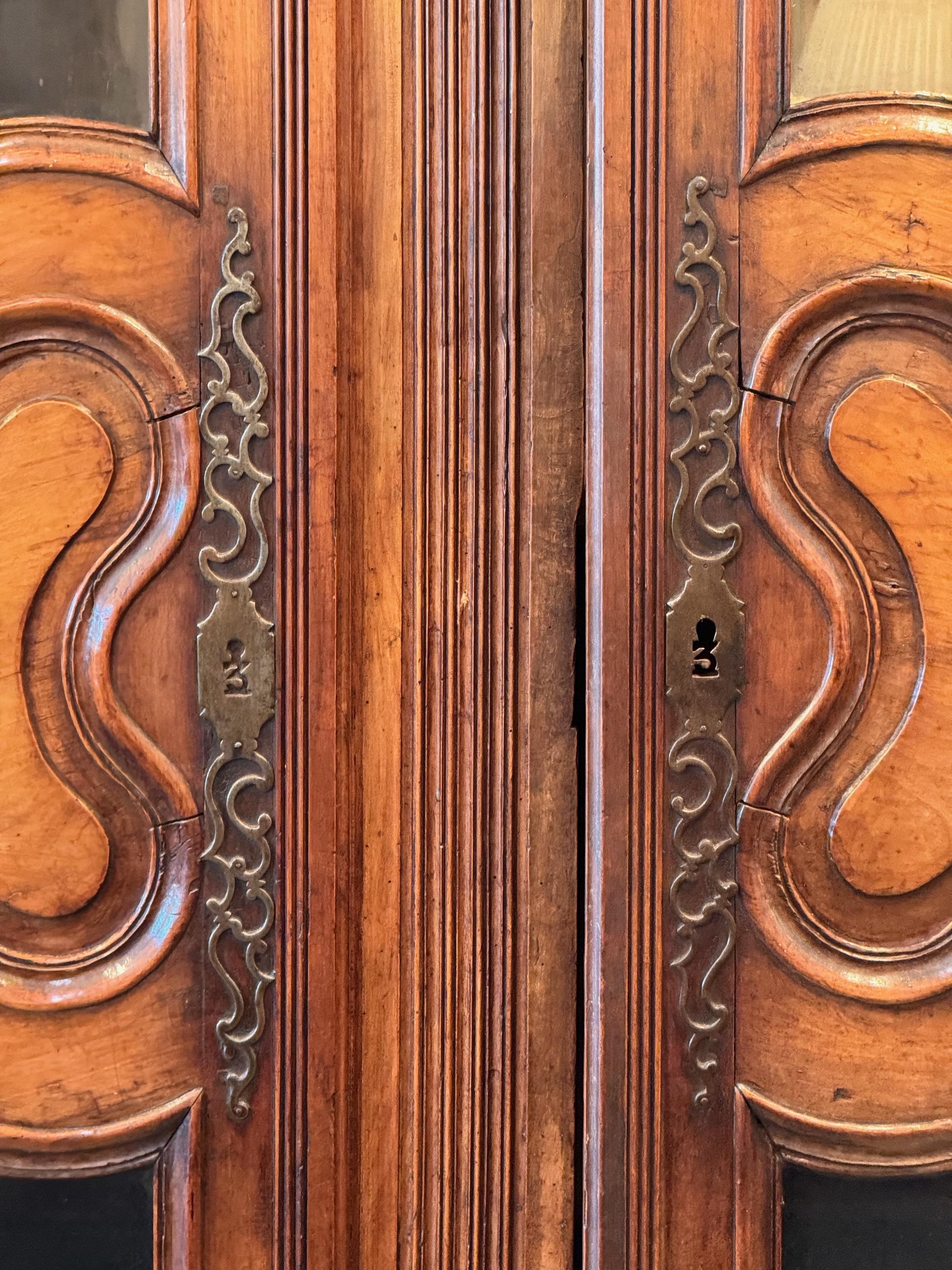 Nussbaum 18. Jahrhundert Französisch Armoire 3