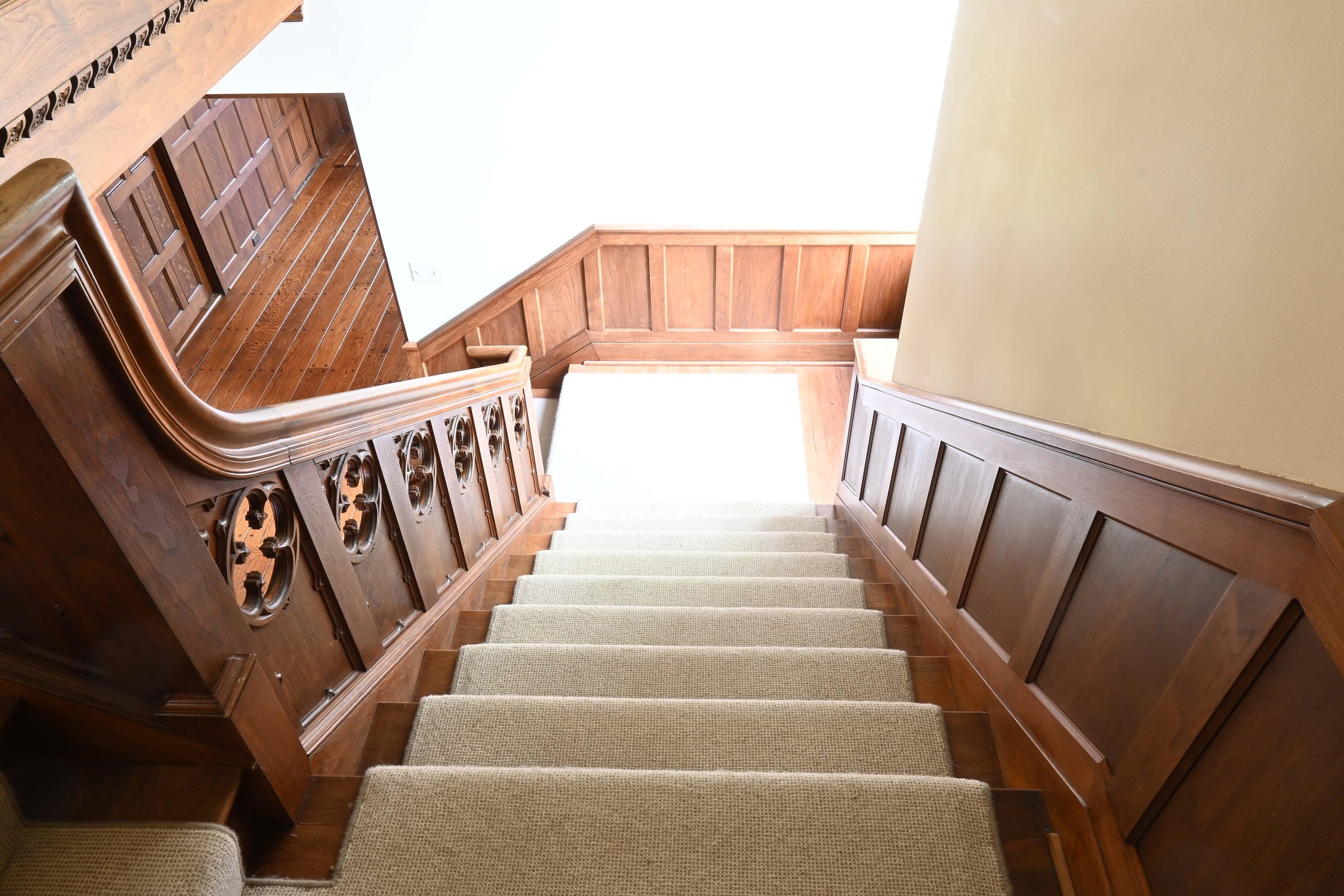 1929 walnut double landing staircase complete with carved paneled Quatrefoil railing & newel
 
AA# 61254

Circa: Deconstructed from a 1929 Minneapolis lake home
Condition: Pristine age consistent wear, meticulously deconstructed & marked for