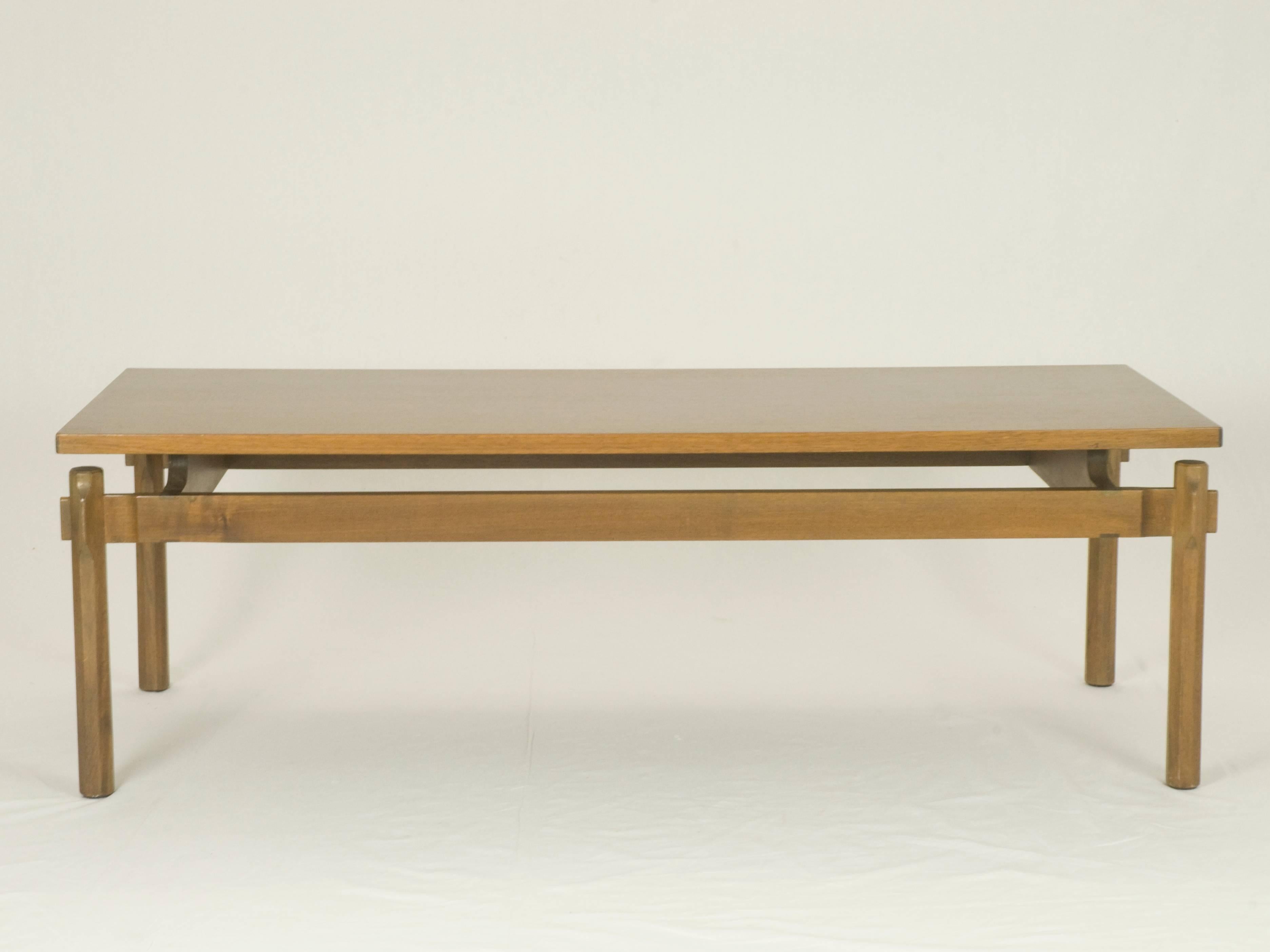 Walnut 1960s Coffee Table Model 748 by Ico Parisi for Cassina For Sale 1