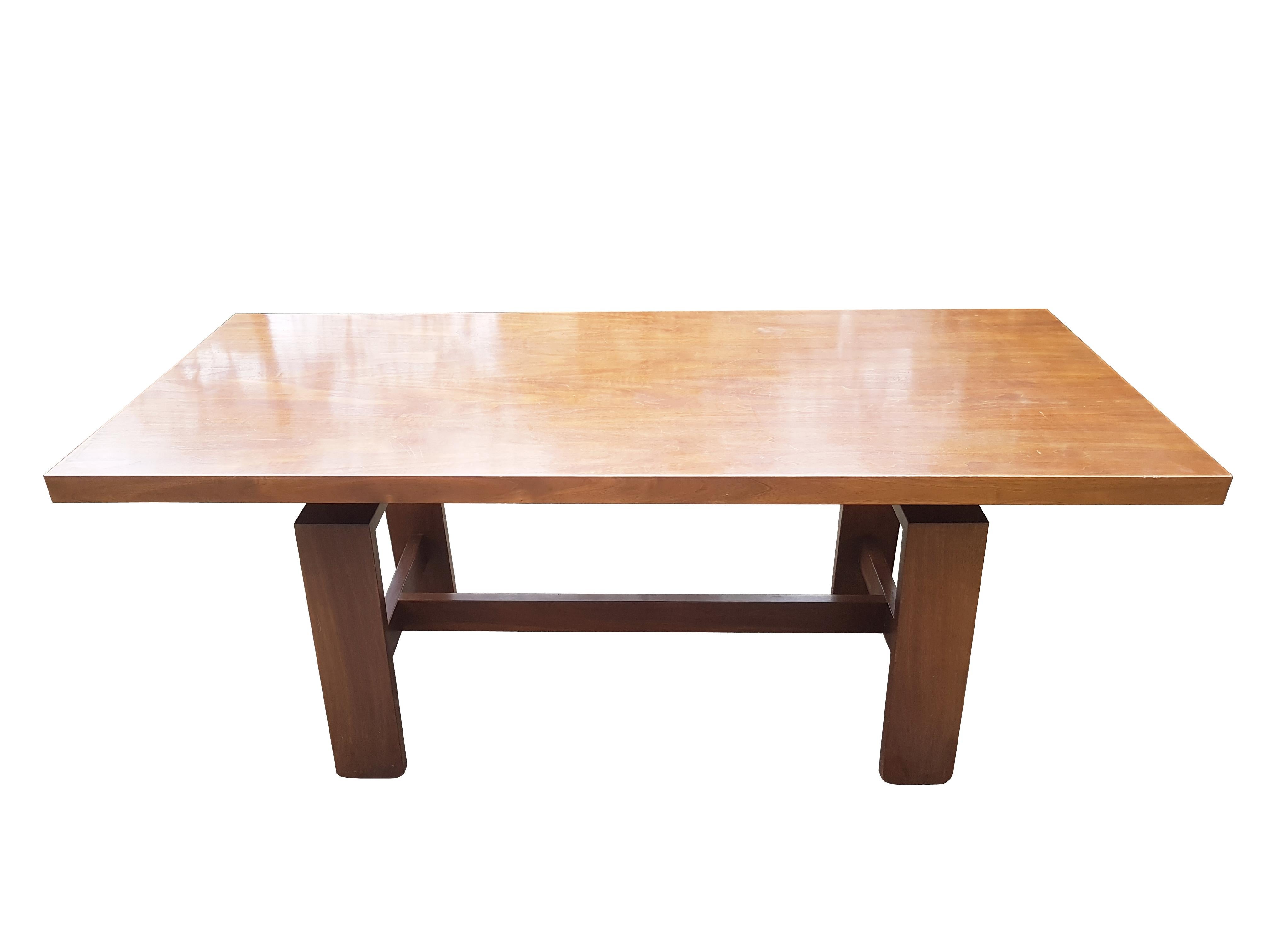 Tisch aus Nussbaumholz von Silvio Coppola für Bernini, 1960er Jahre (Furnier) im Angebot