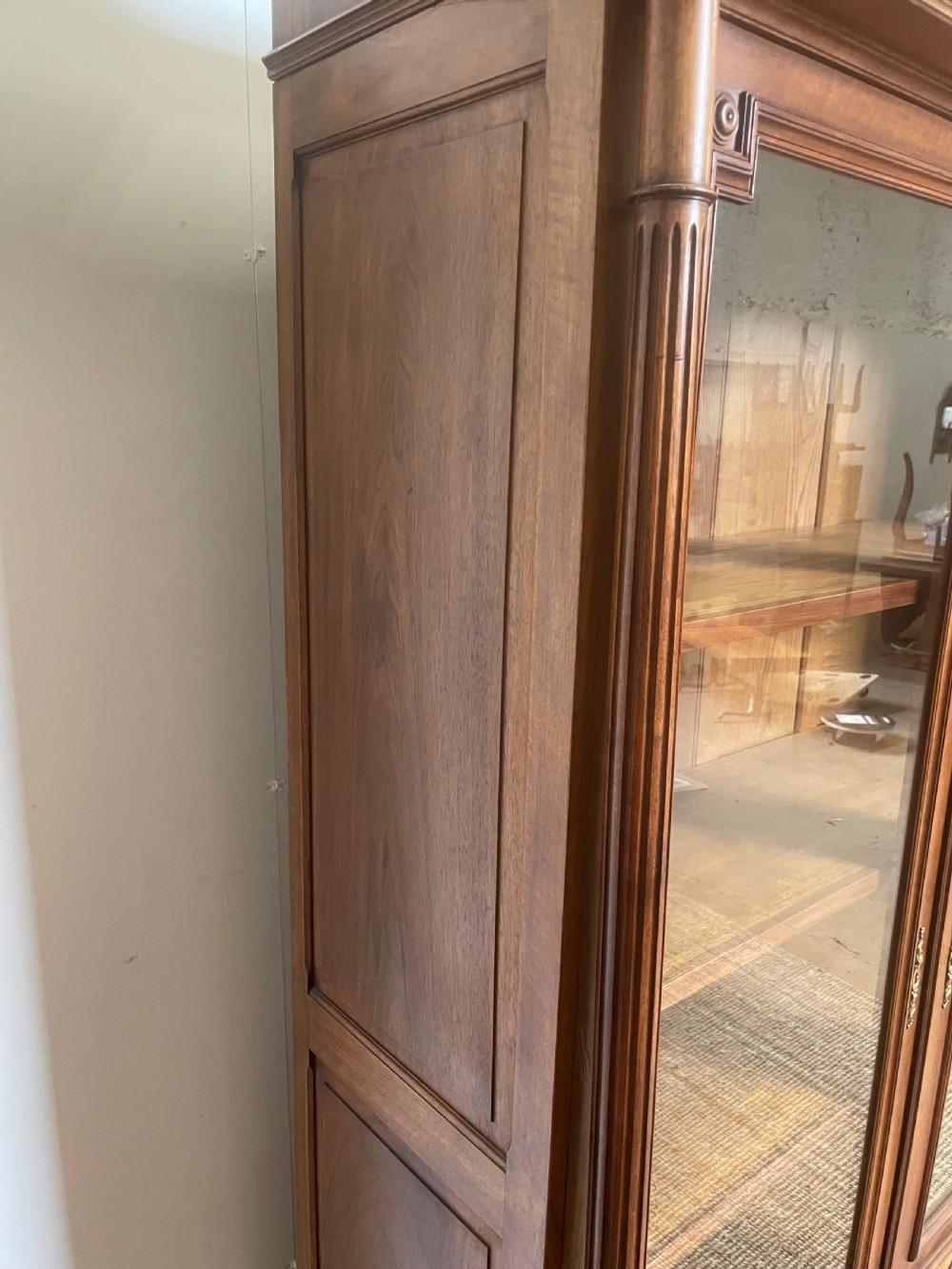 Walnut 2 door French bookcase /display cabinet  For Sale 6