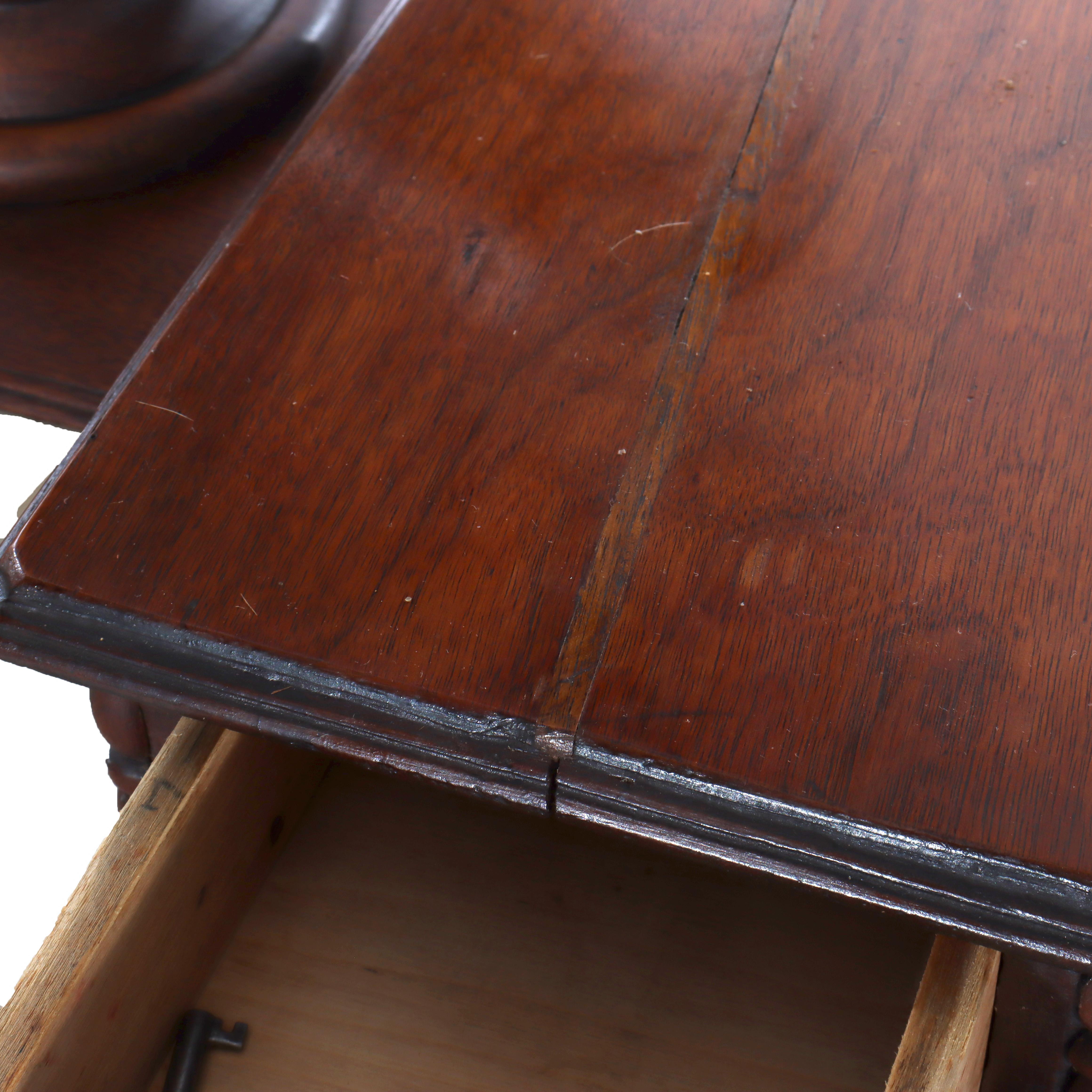 Comò in noce a 5 cassetti con piano in marmo per bambini con specchio e tiranti intagliati c1890 in vendita 12