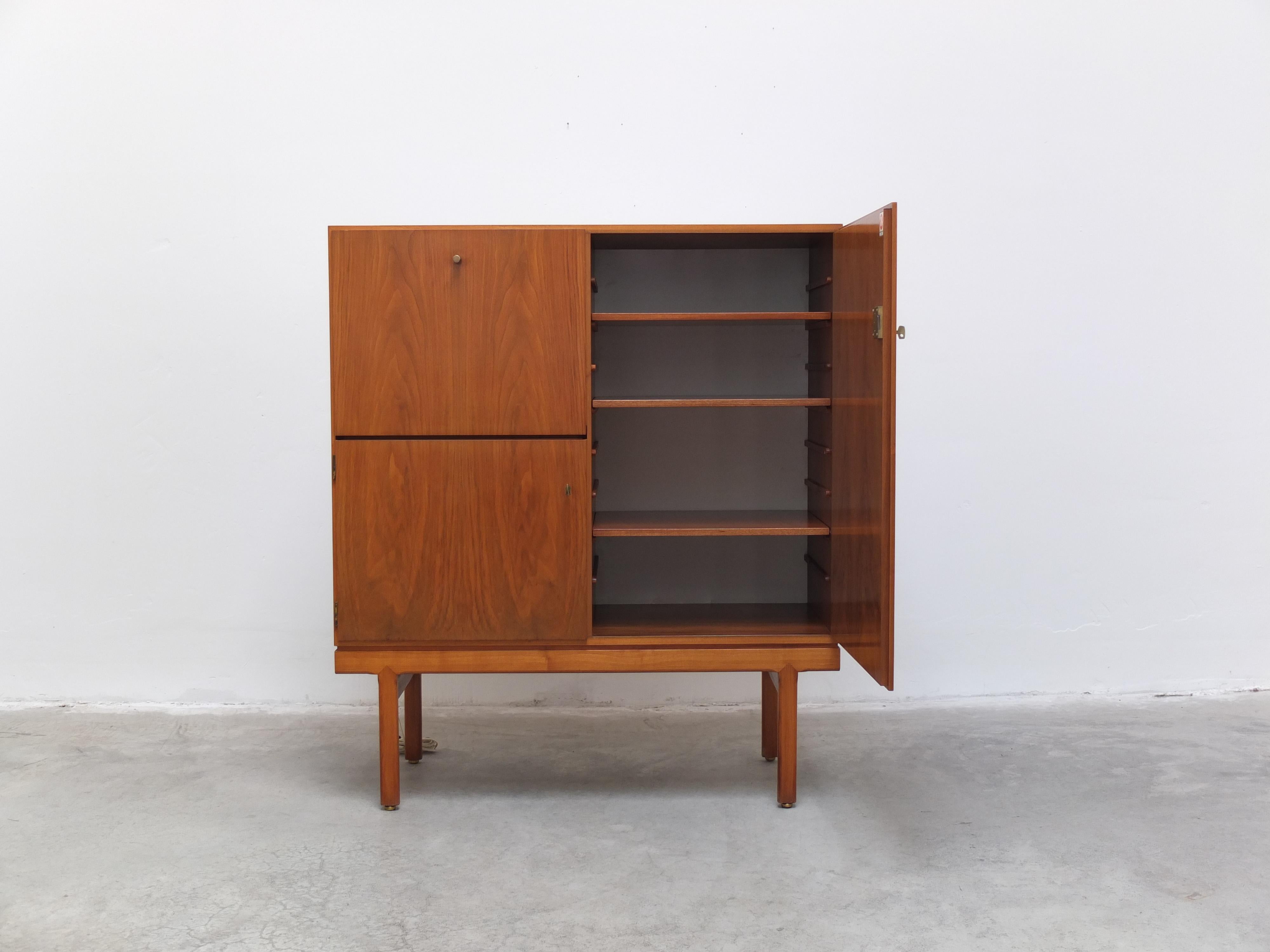 Mobile bar 'Abstracta' in noce di Jos De Mey per Van den Berghe-Pauvers, anni '60 In condizioni buone in vendita a Antwerpen, VAN