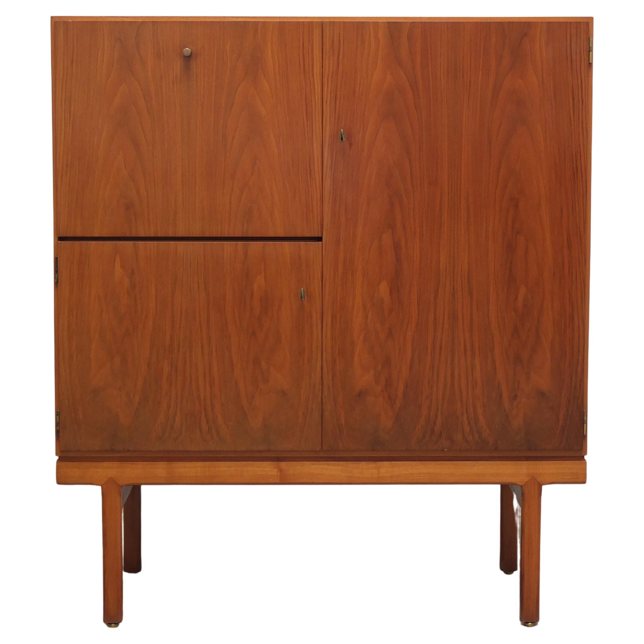 Mobile bar
Abstracta
in noce di Jos De Mey per Van den Berghe-Pauvers, anni
60