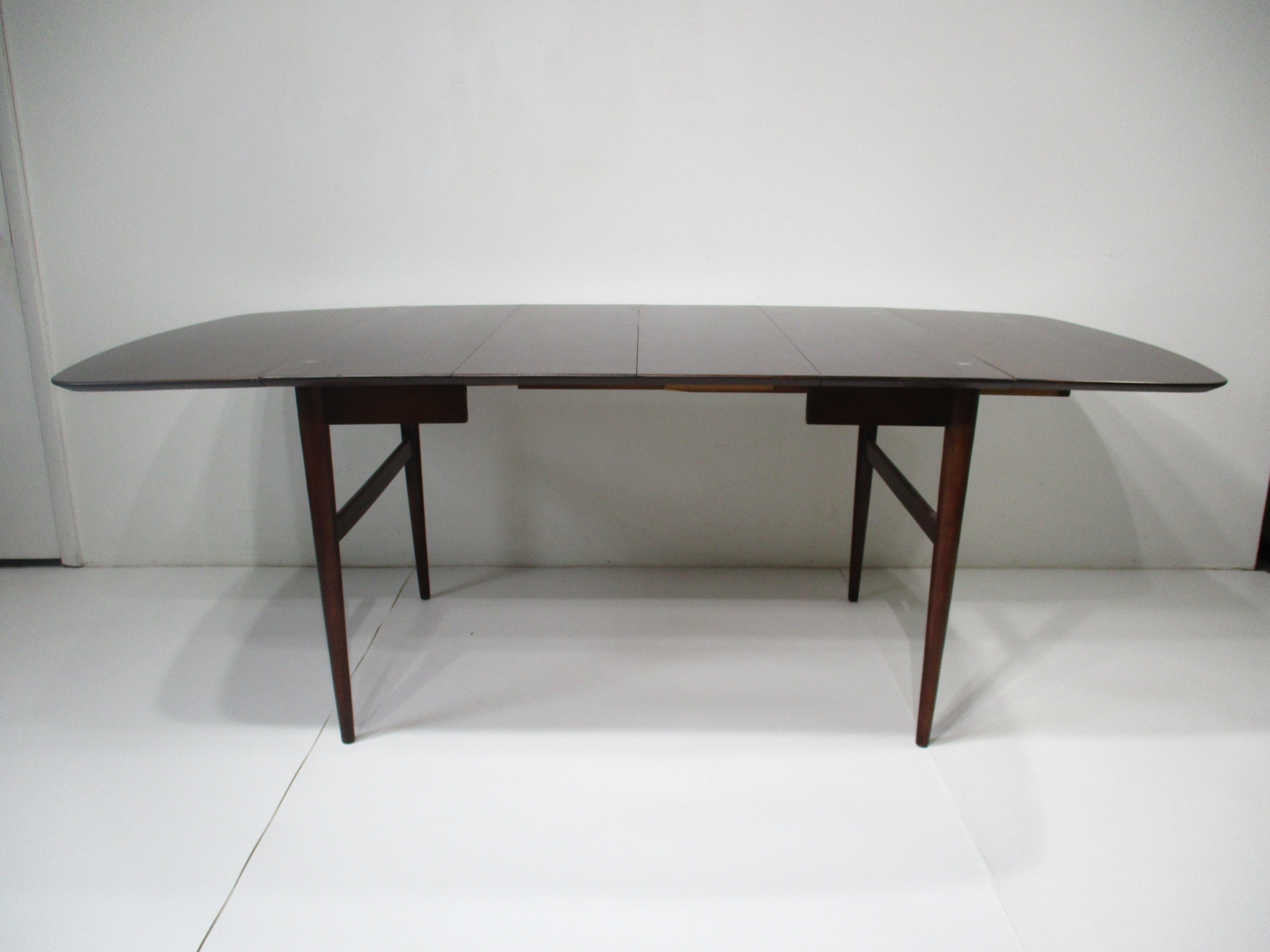 Walnut Accord Dining Table by Merton Gershun for American of Martinsville   For Sale 6