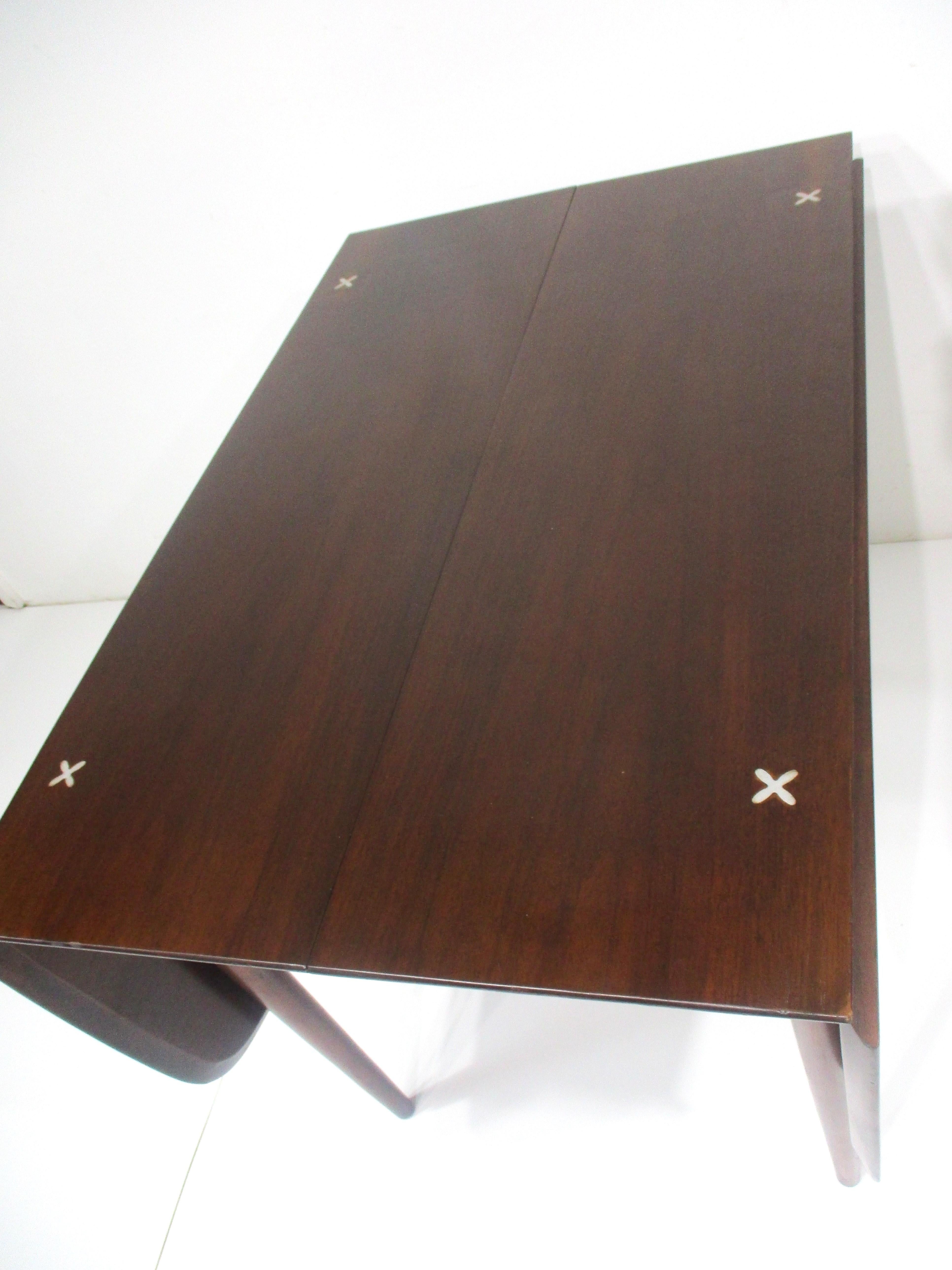 Mid-Century Modern Walnut Accord Dining Table by Merton Gershun for American of Martinsville   For Sale