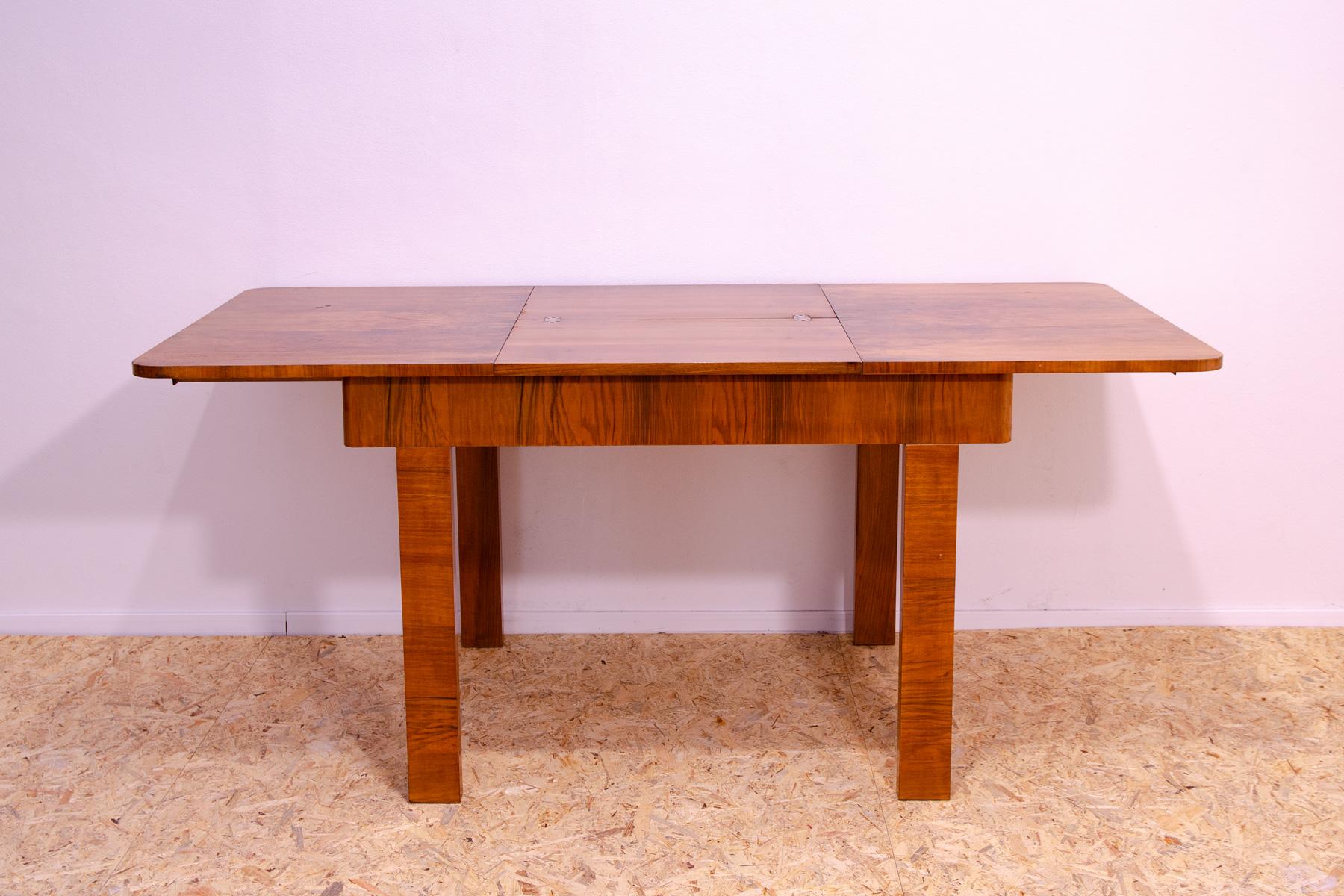 Walnut adjustable dining table, 1930´s, Czechoslovakia For Sale 10