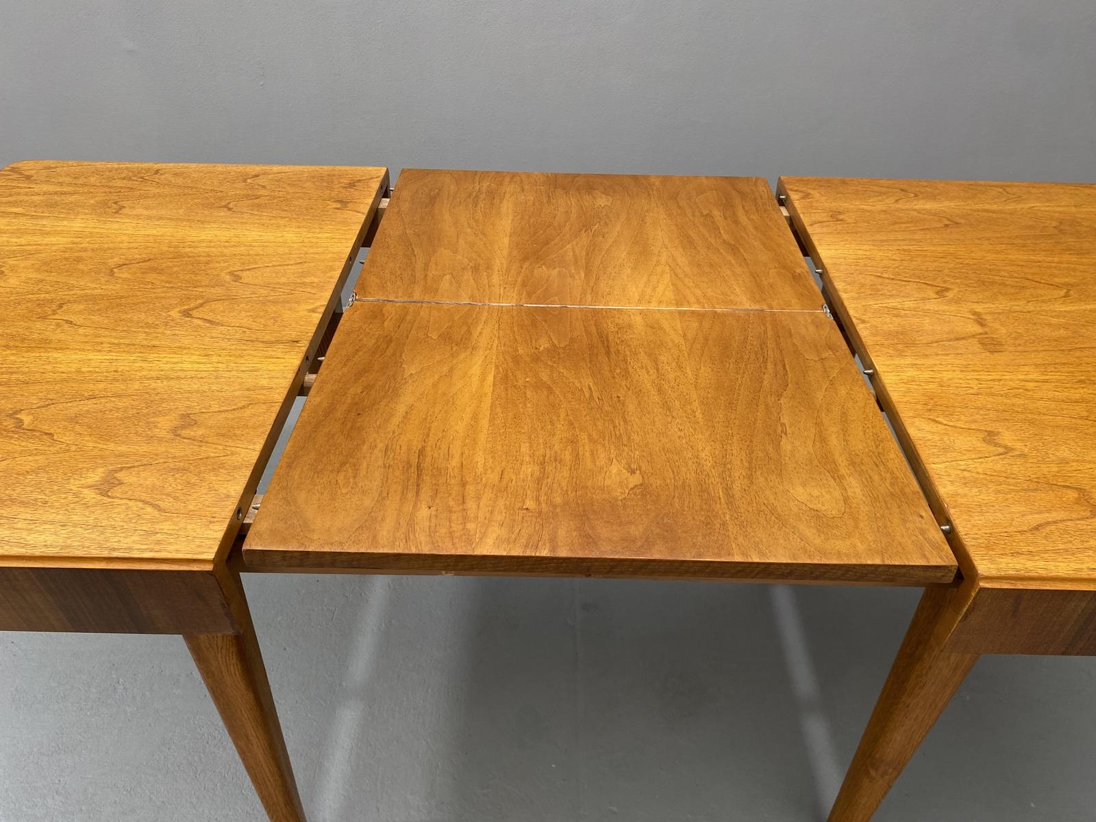 Walnut adjustable dining table by Setona, 1950´s, Czechoslovakia For Sale 10
