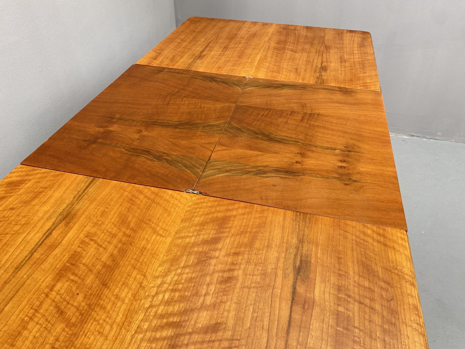 Walnut adjustable dining table by Setona, 1950´s, Czechoslovakia For Sale 13
