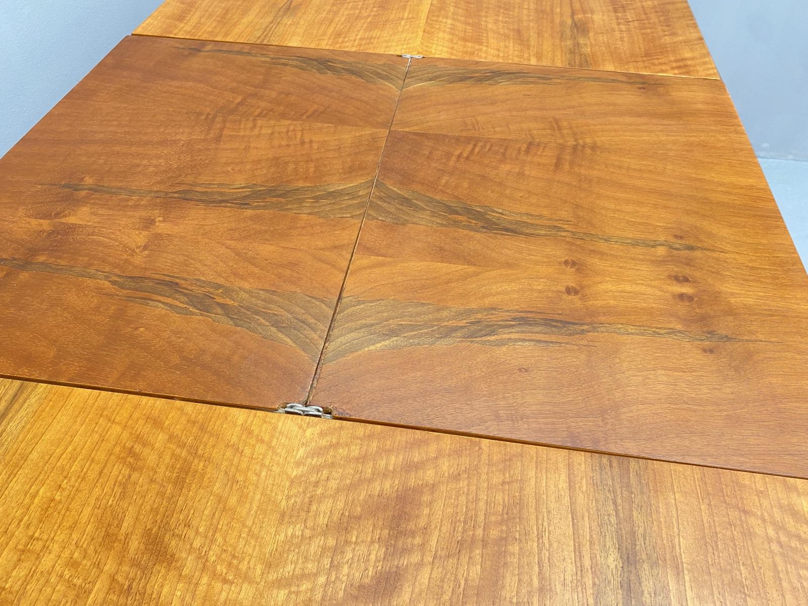 Walnut adjustable dining table by Setona, 1950´s, Czechoslovakia For Sale 14