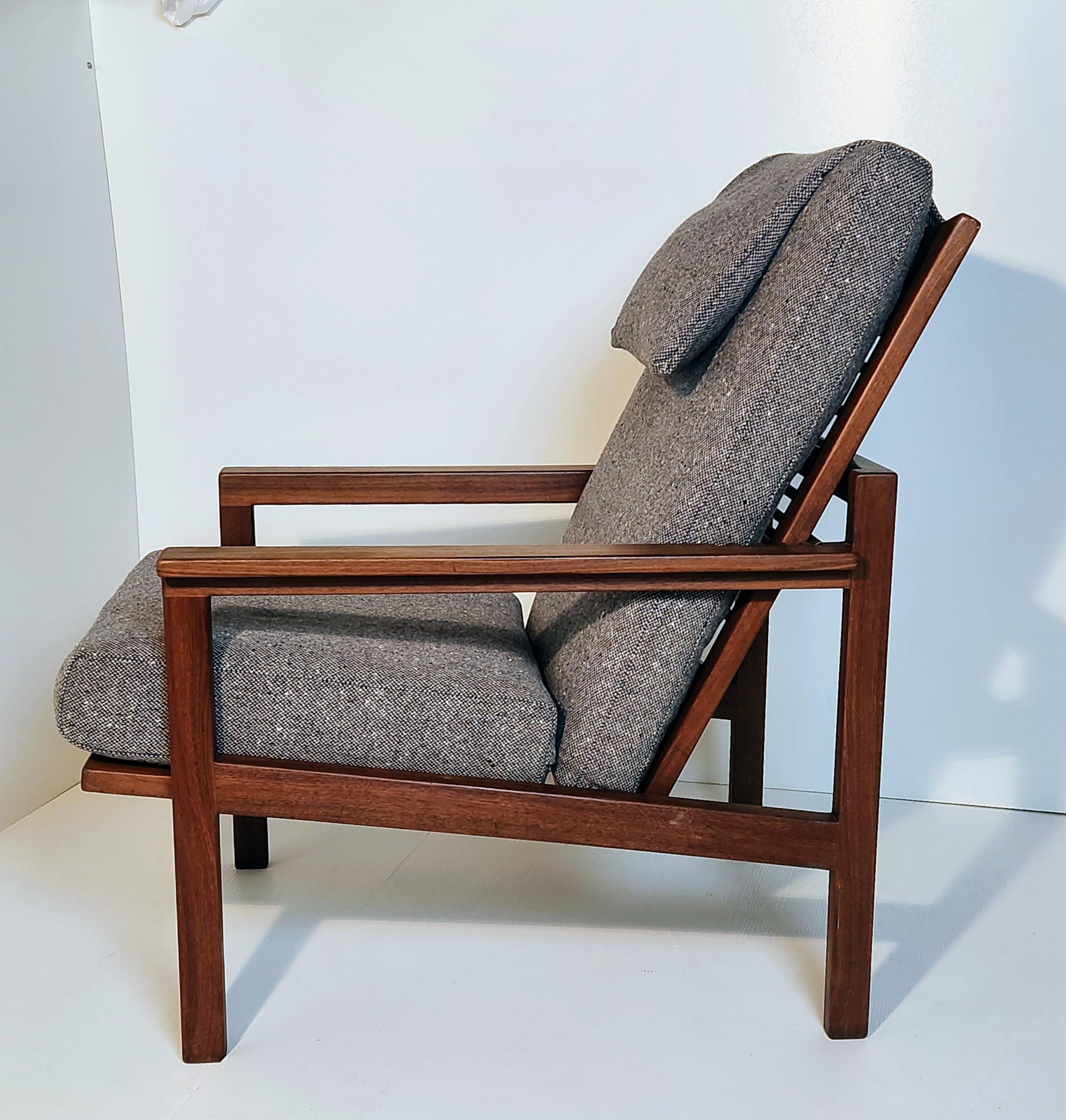 Verstellbarer Loungesessel aus Nussbaum Arden Riddle (1921-2011) vor 1965 (Messing) im Angebot