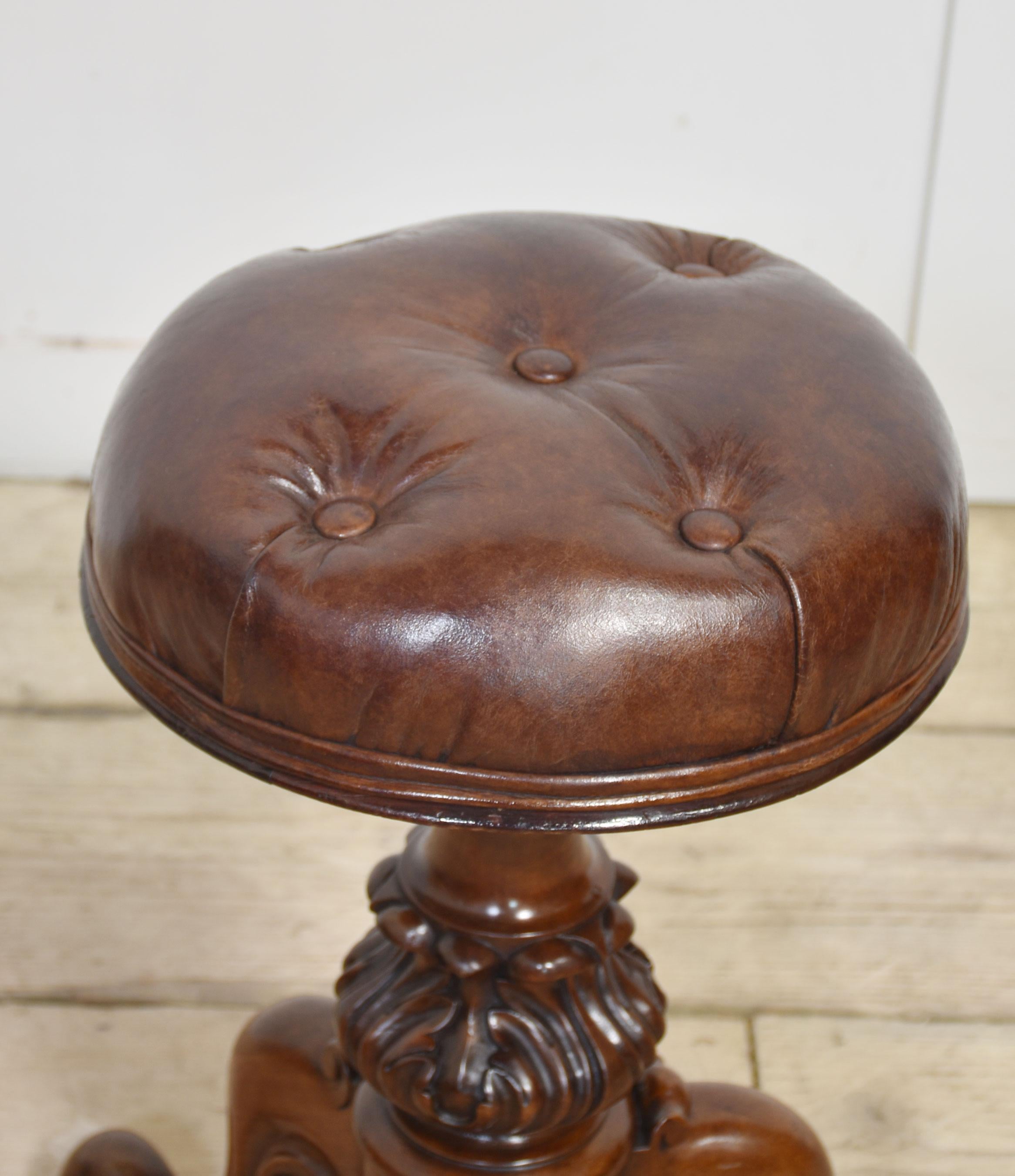 Walnut adjustable piano stool For Sale 1
