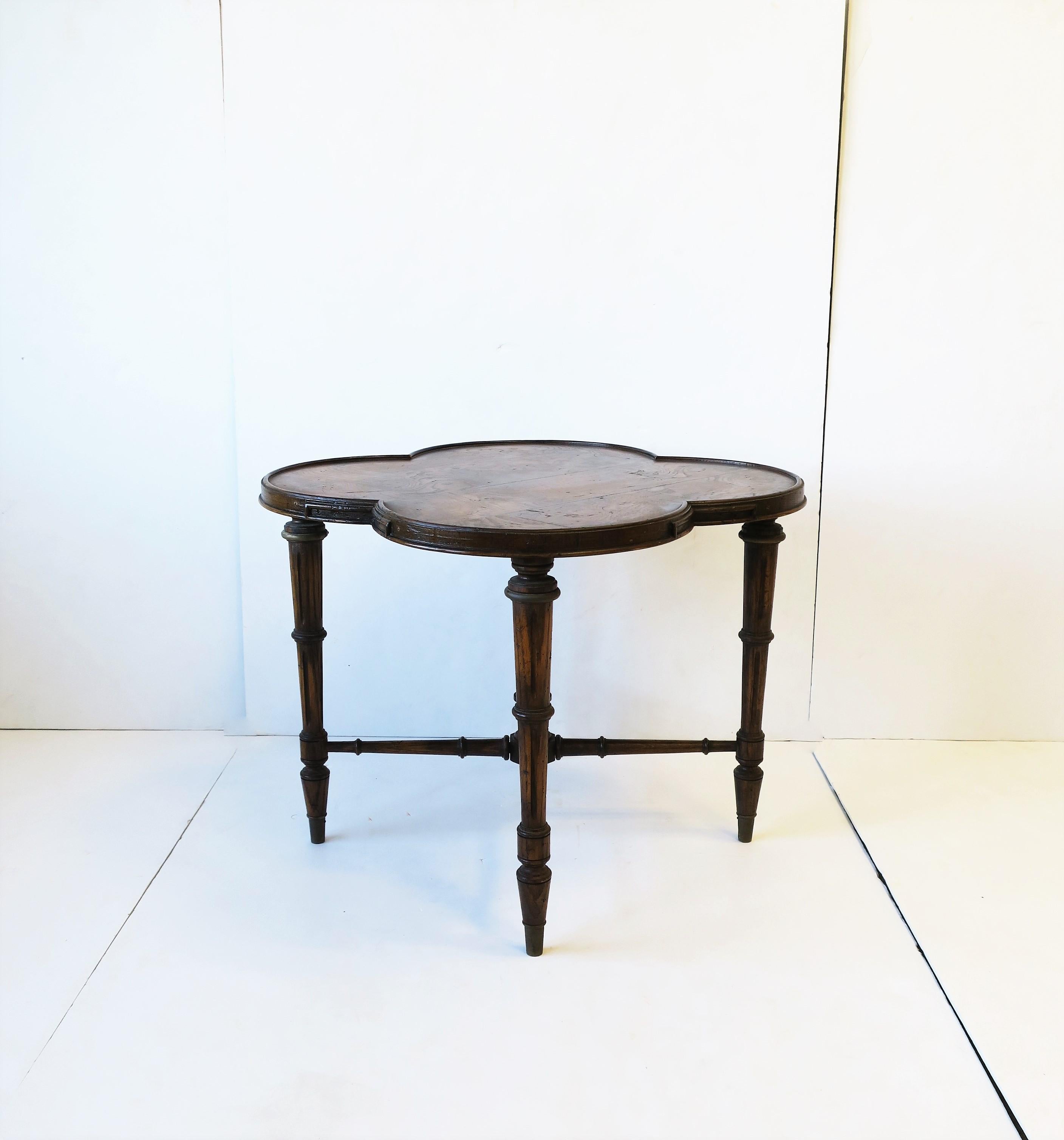 Walnut Alhambra Clover Top End Table 1