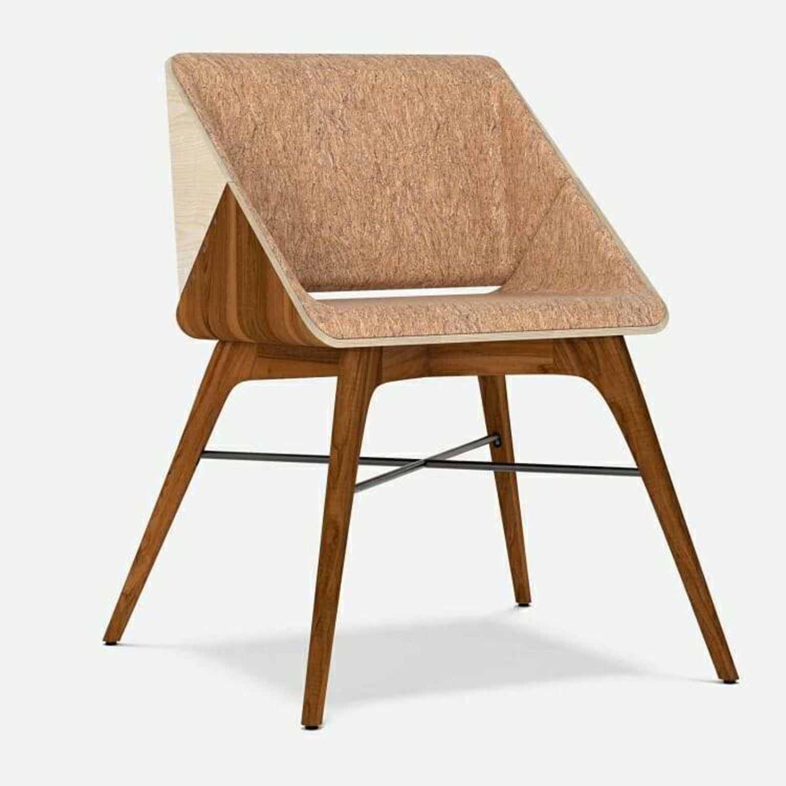 Zeitgenössischer Stuhl aus Nussbaum und Eschenholz von Alexandre Caldas (Portugiesisch) im Angebot