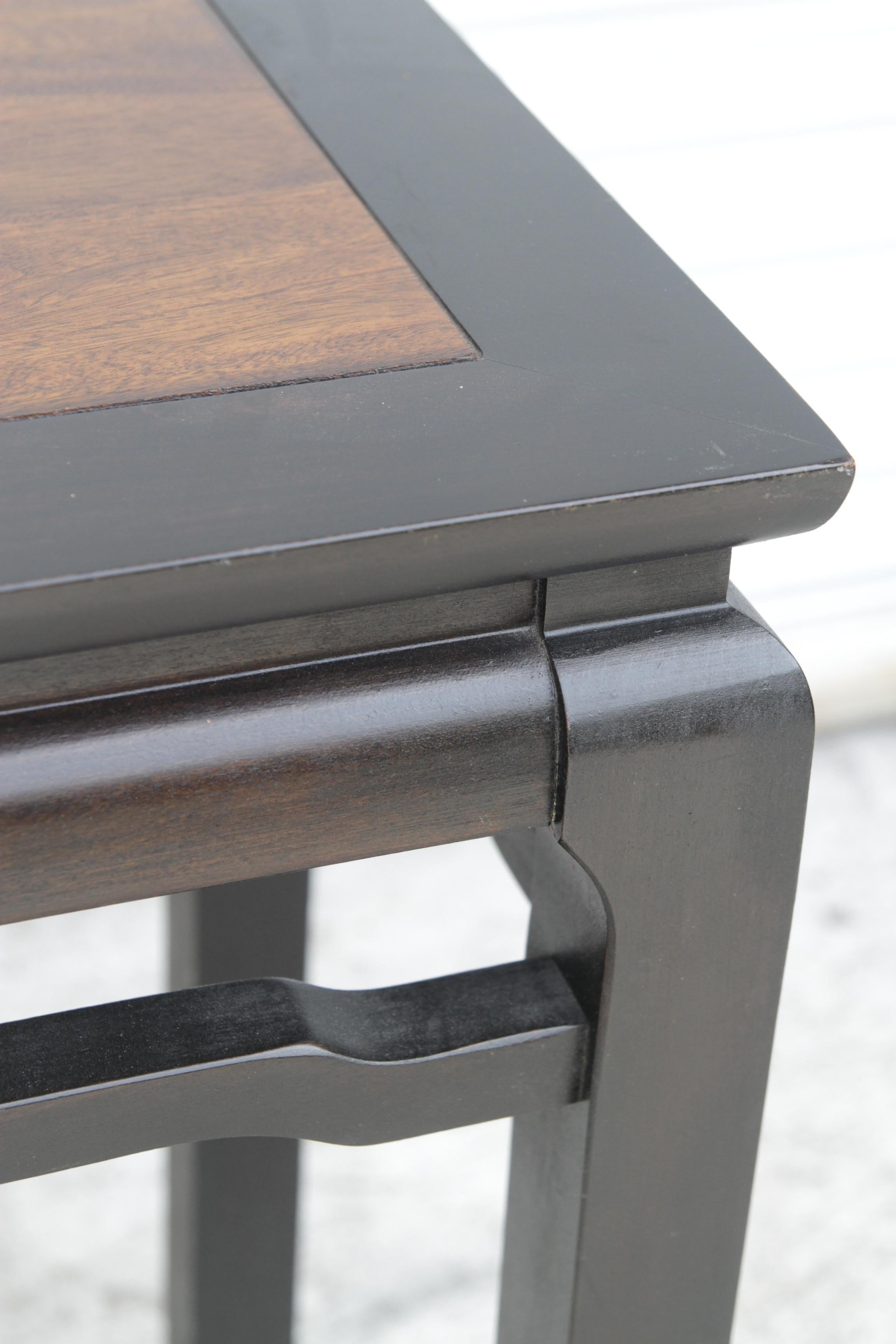 Walnut and Black Lacquer Chin Hua Console Table with Ming Style Legs For Sale 1