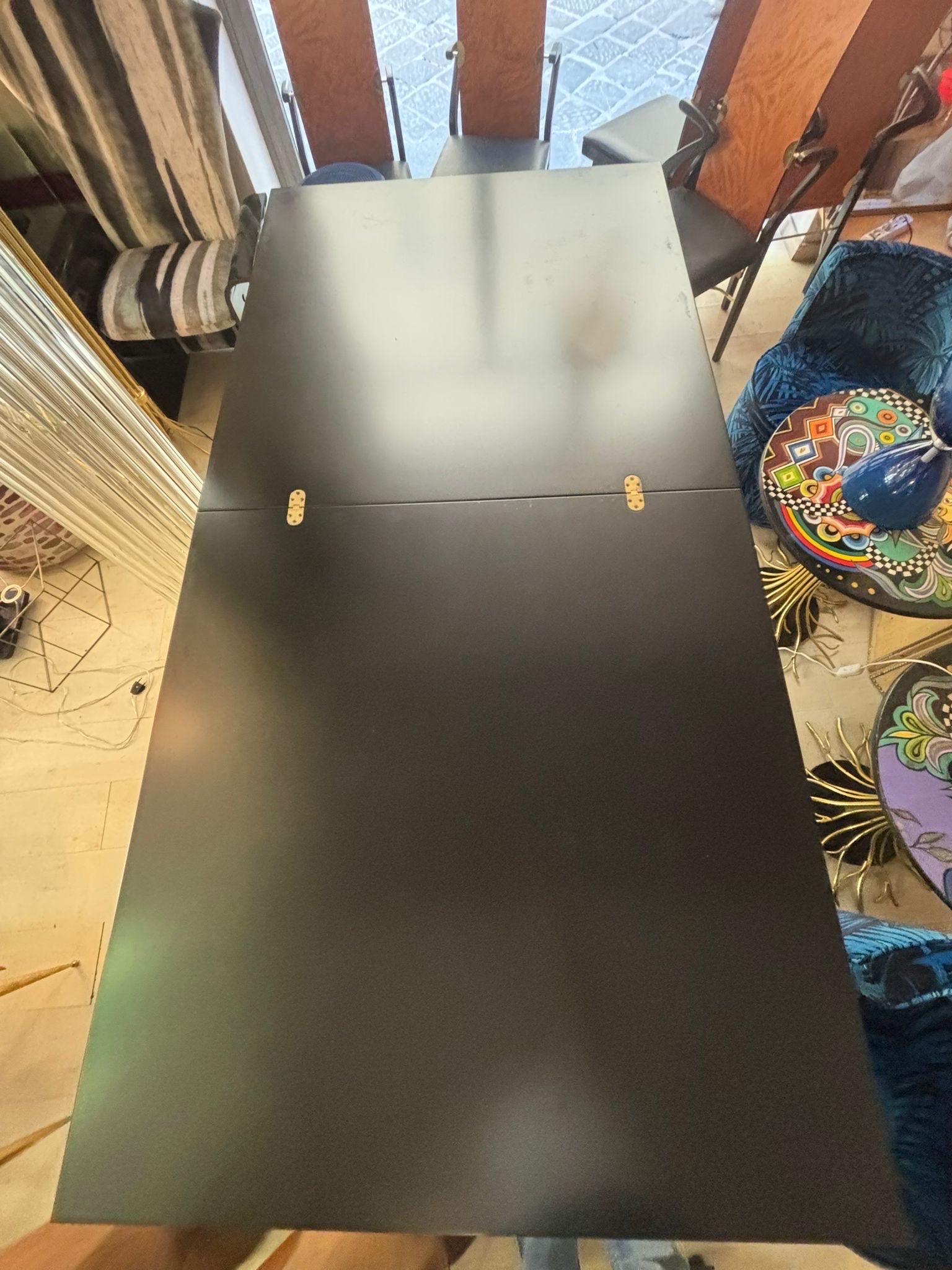 Walnut and Black Laquered Extendable Dining Table with Folding Opening 1980 In Good Condition For Sale In Florence, IT