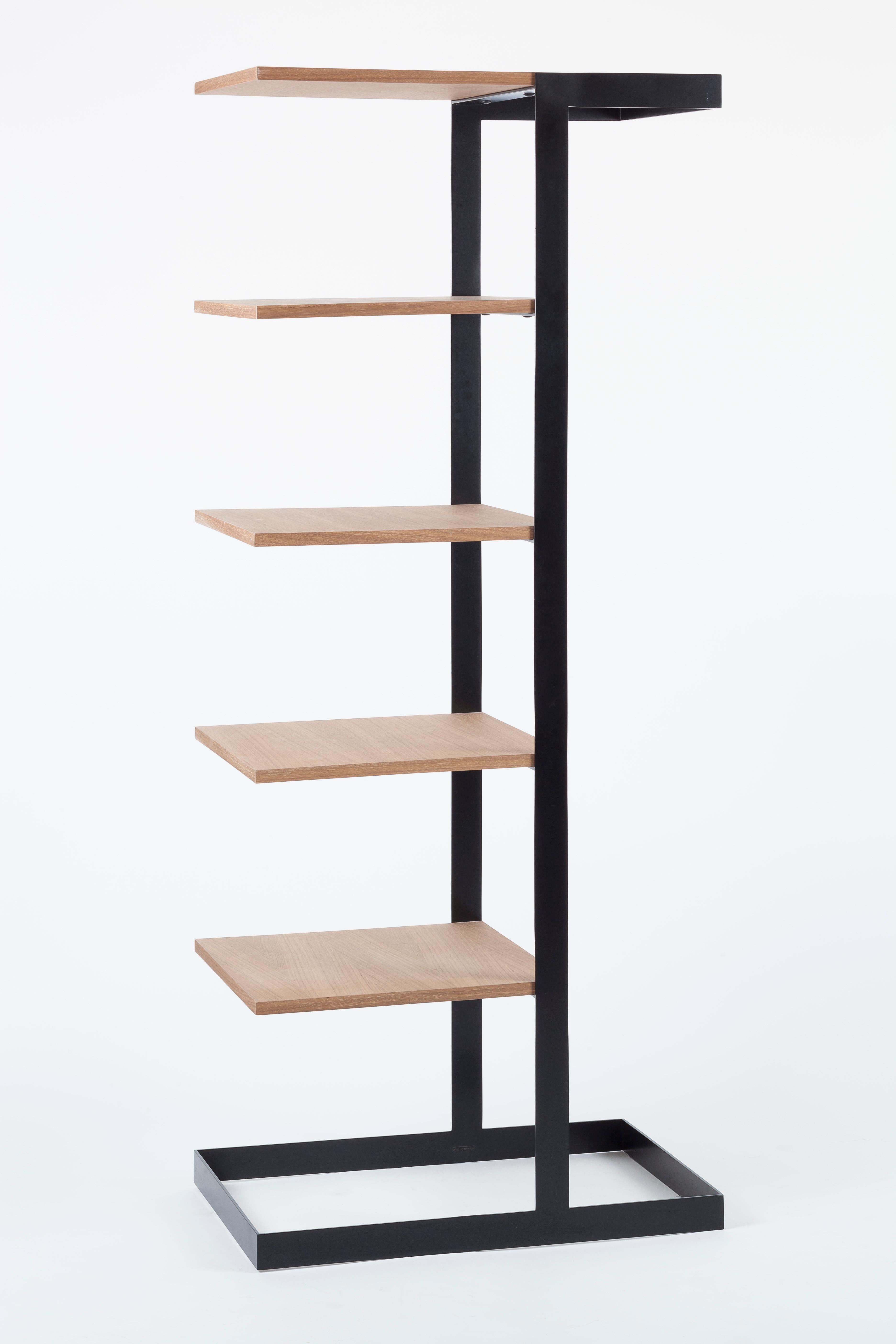Walnut and Black Steel Mid-Century Modern Shelf In New Condition For Sale In PARIS, FR