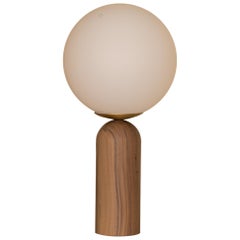 Lampada da tavolo Atlas in noce e ottone di Simone & Marcel