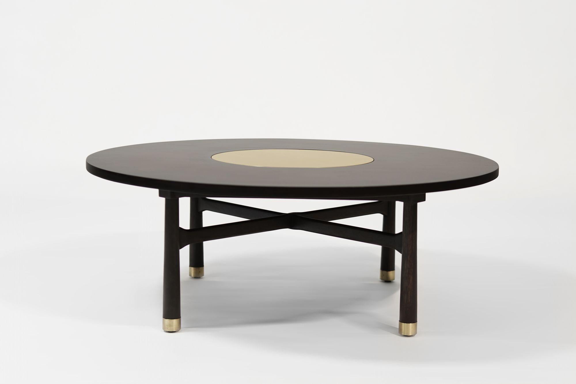Mid-Century Modern Table basse en noyer et laiton par Harvey Probber, C. 1950s en vente