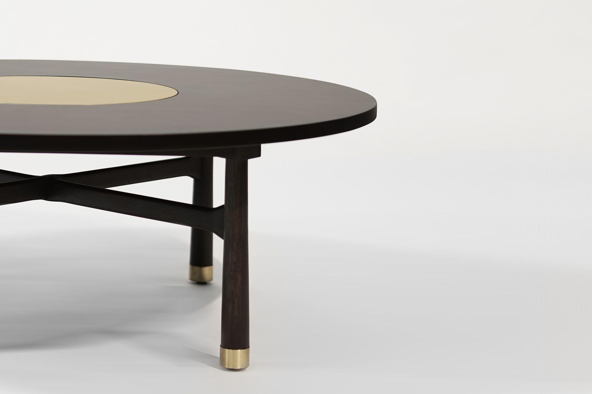 Laiton Table basse en noyer et laiton par Harvey Probber, C. 1950s en vente