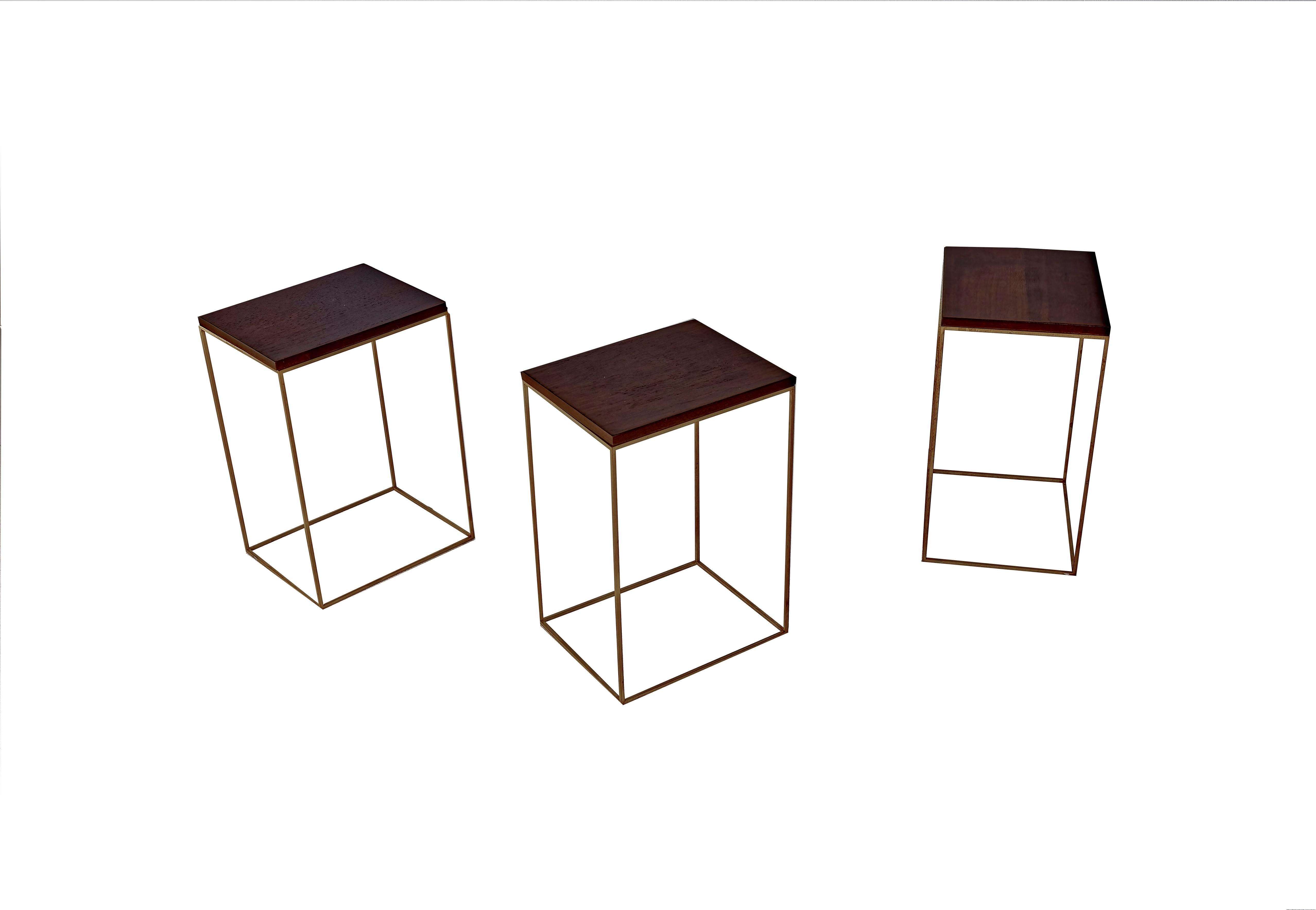 Walnut and Brass Side Tables Small In Good Condition For Sale In Miami, FL