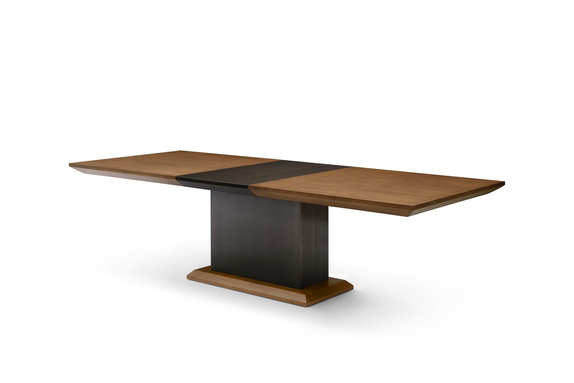 Placage Table de salle à manger à rallonge en noyer et bronze par Greg Sheres En stock en vente