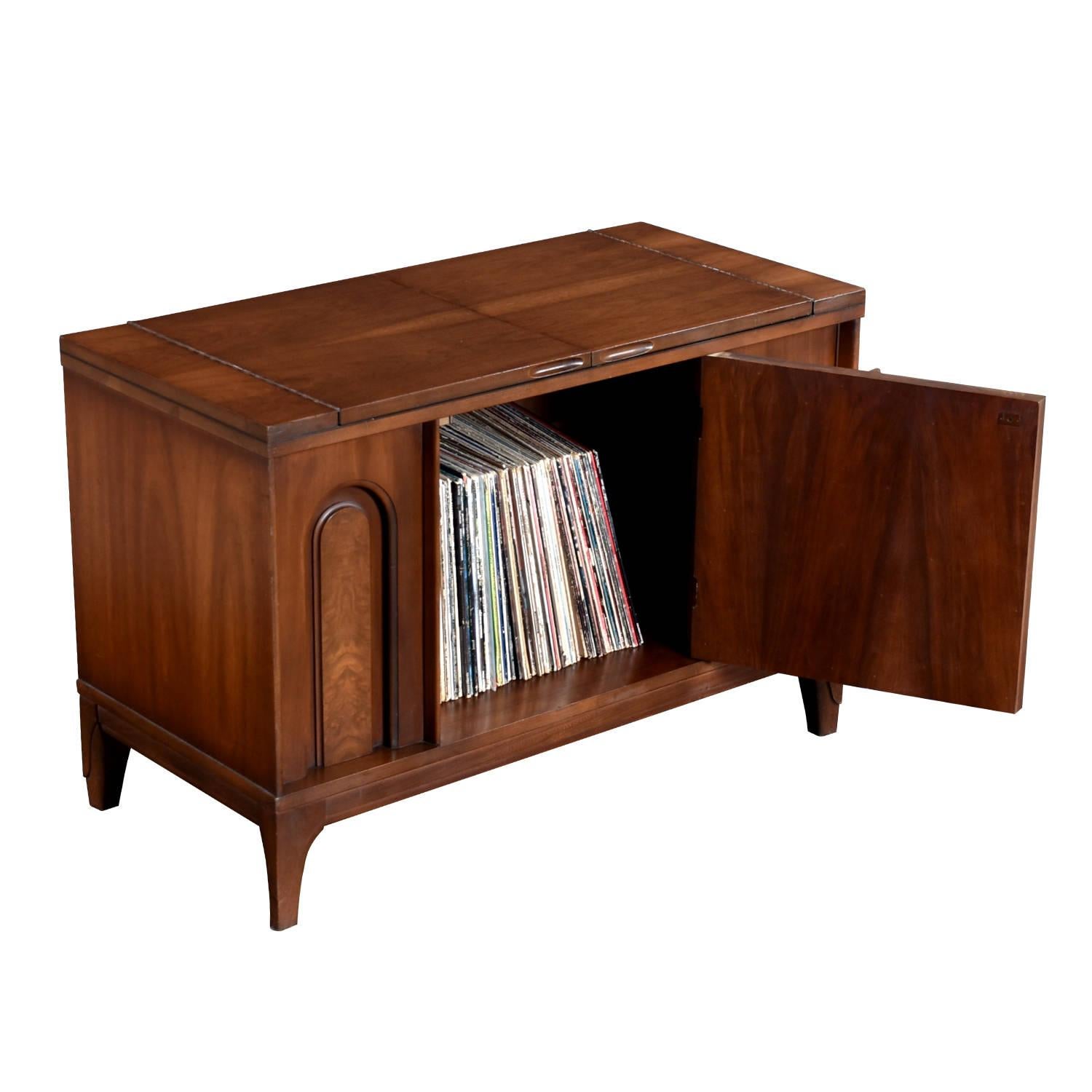 Walnut and Burl Expanding Bar Server and Record Cabinet With Finished Back Side In Good Condition In Chattanooga, TN