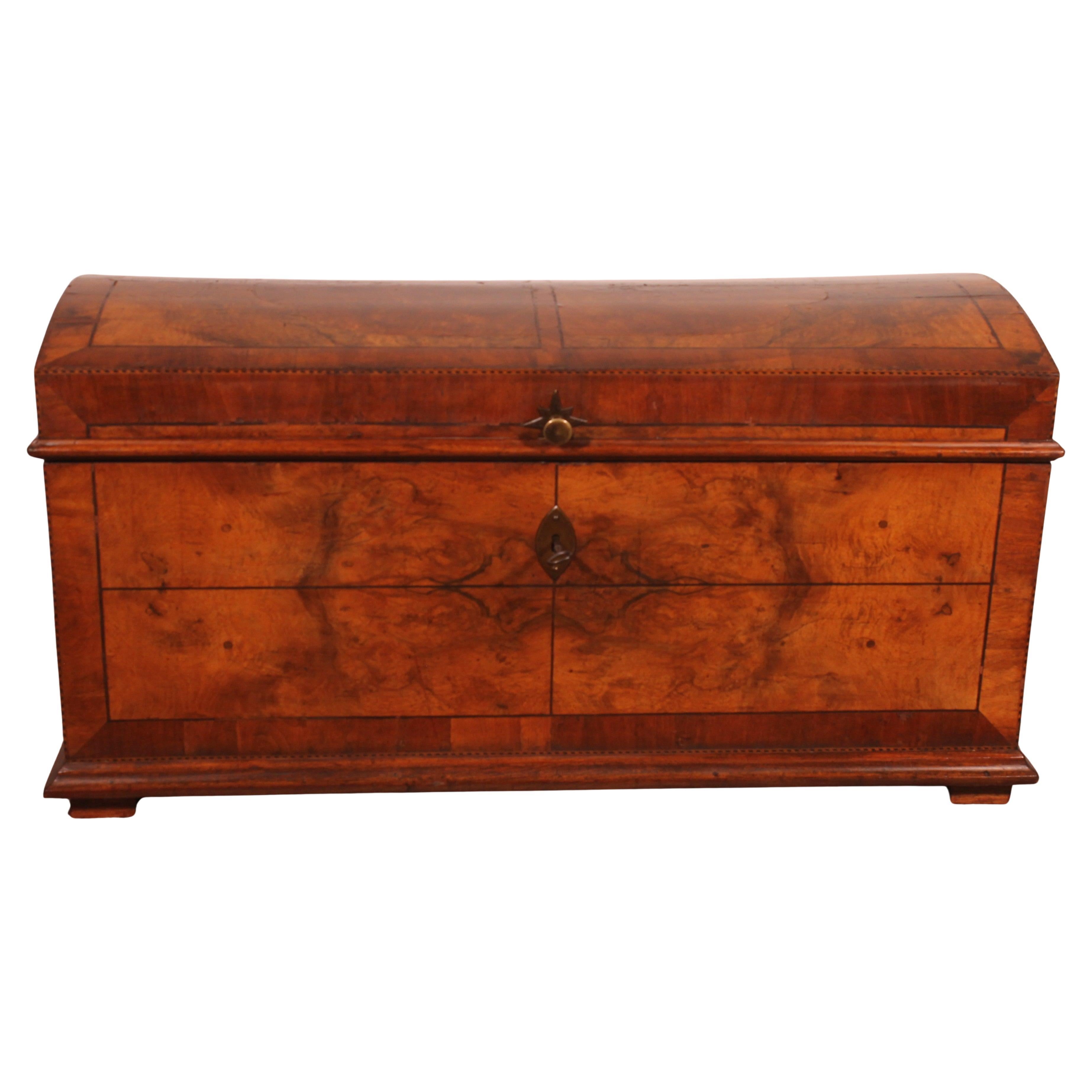 Walnut And Burl Walnut Chest - 18th Century