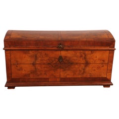 Walnut And Burl Walnut Chest - 18th Century
