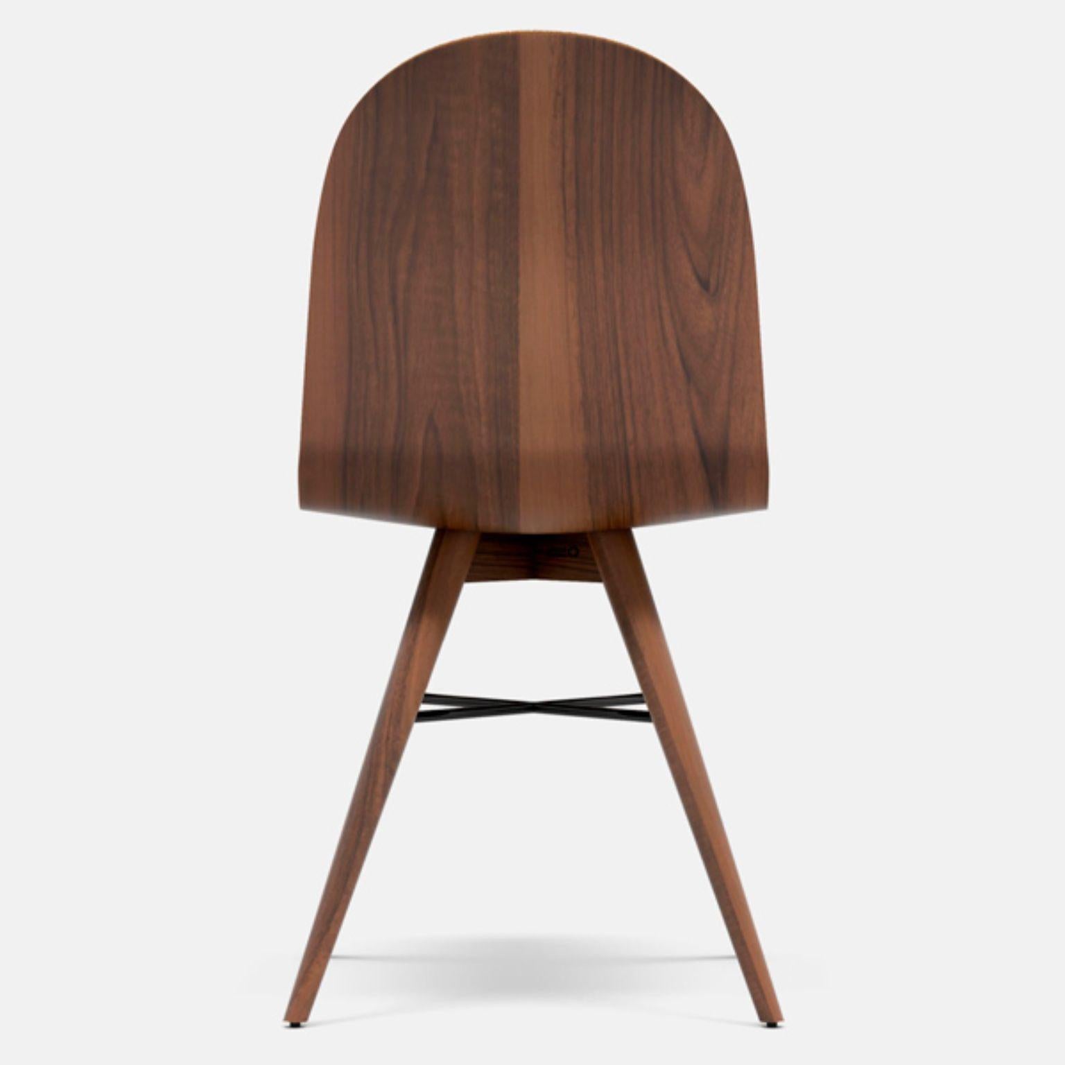 Zeitgenössischer Stuhl aus Nussbaumholz und Korkstoff von Alexandre Caldas im Angebot 1