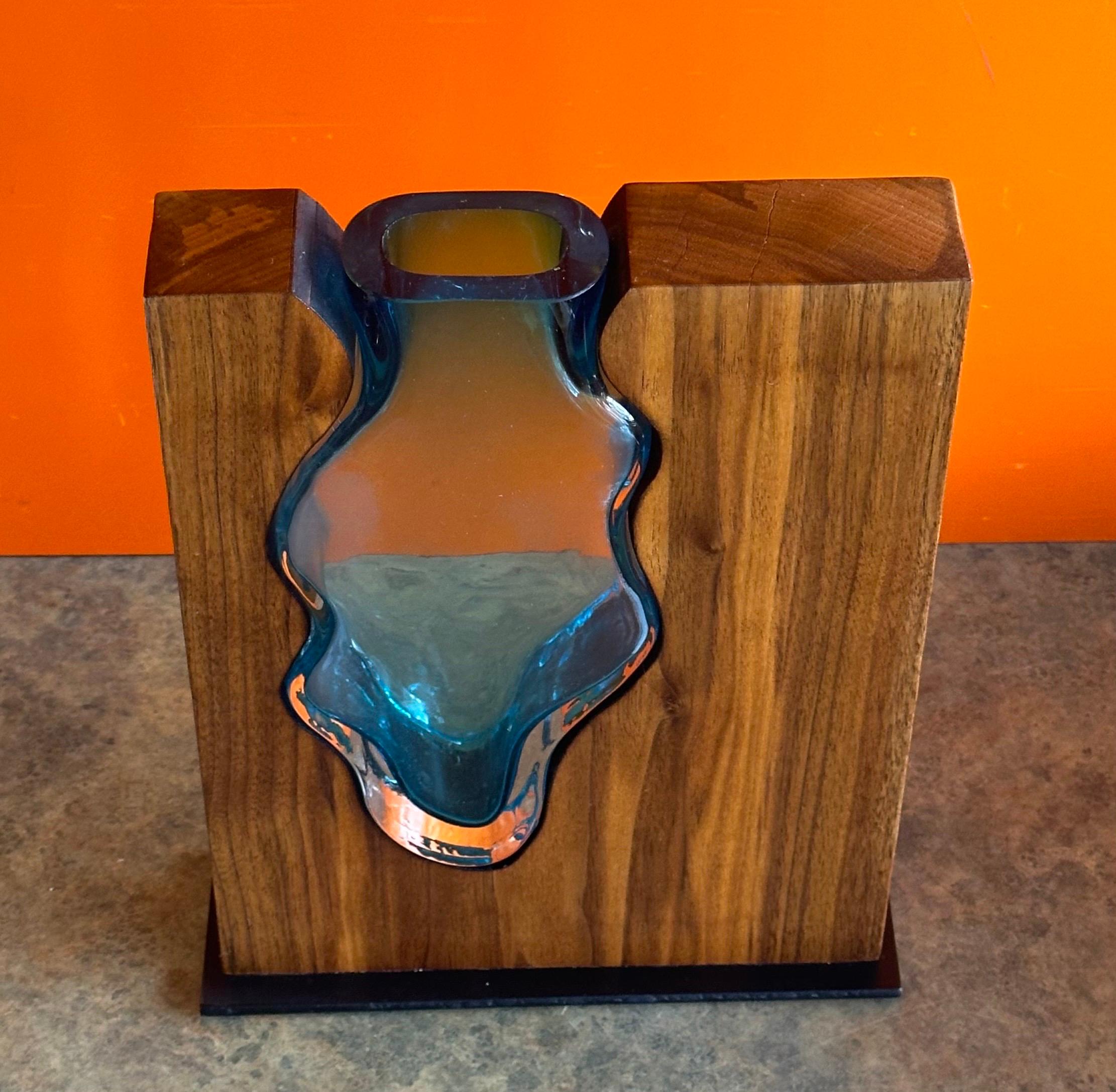 Vaso in noce e vetro artistico smeraldo di Scott Slagerman In condizioni buone in vendita a San Diego, CA