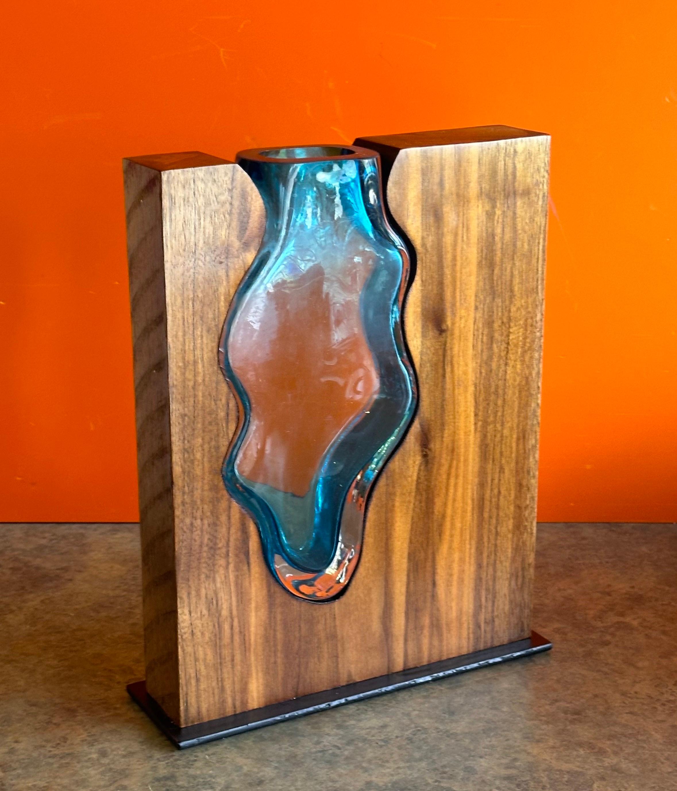 Walnut and Emerald Art Glass Vase by Scott Slagerman For Sale 2