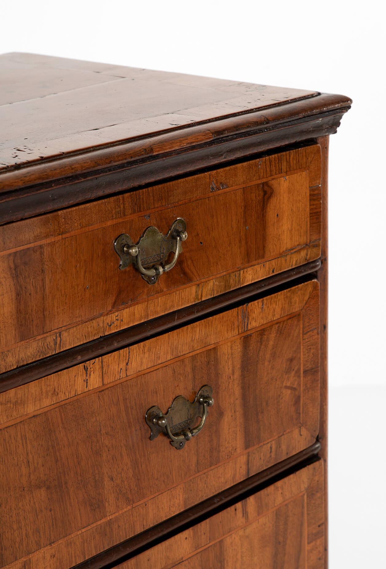 18th Century and Earlier Walnut and Feather Banded Chest of Drawers For Sale