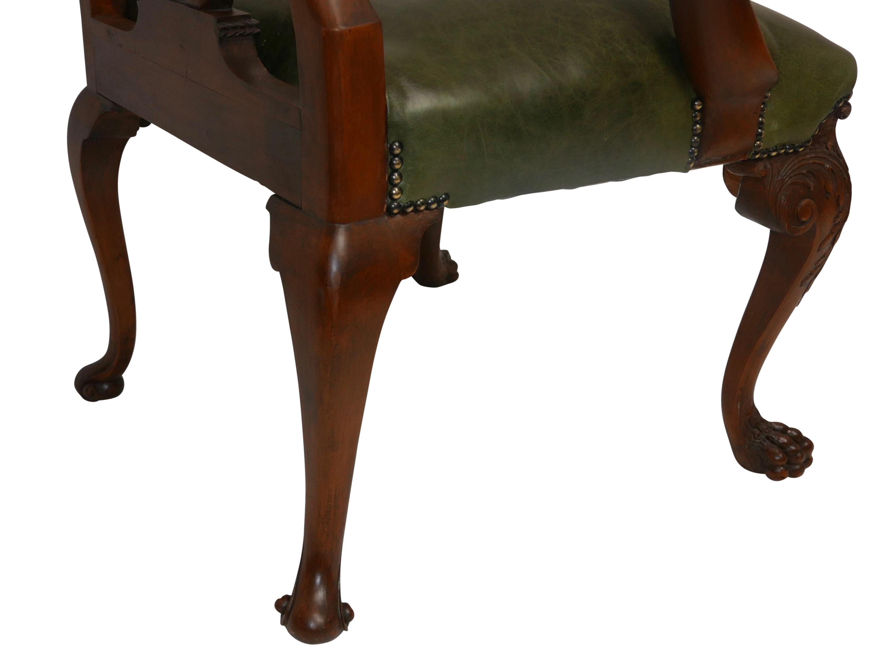Schreibtischstuhl aus Nussbaumholz und Leder nach Giles Grendey, spätes 19. Jahrhundert im Angebot 6