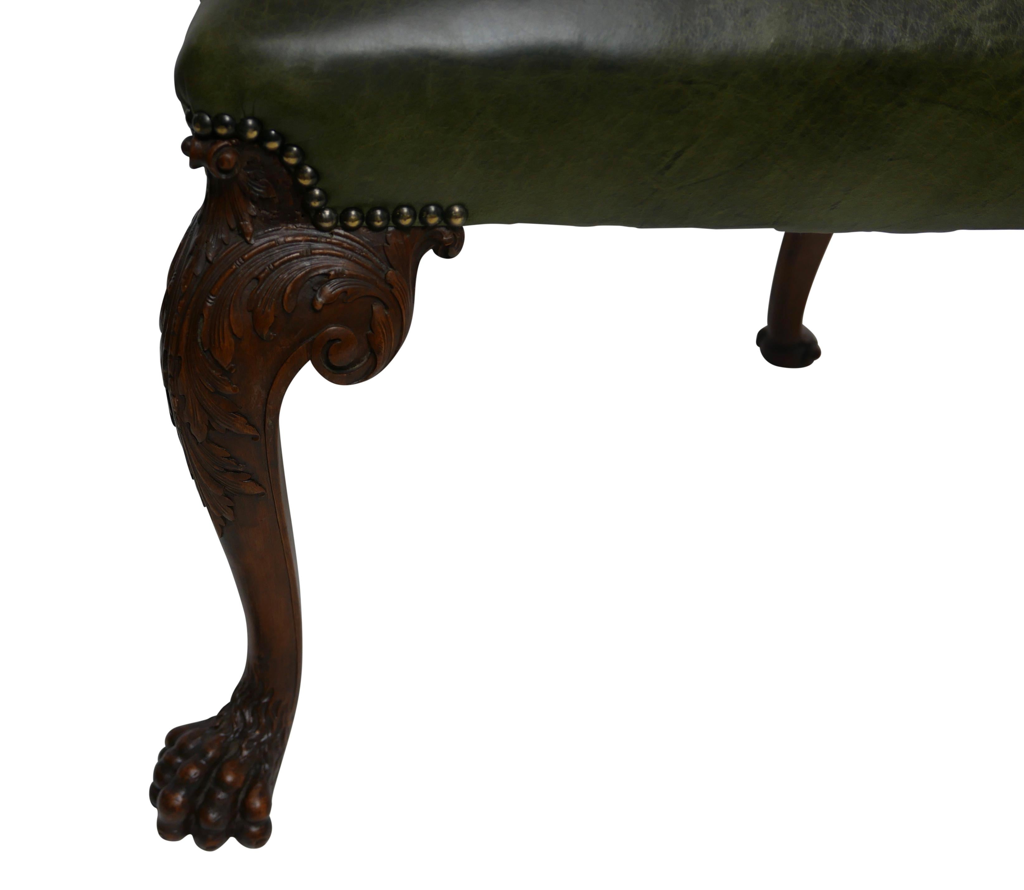 Schreibtischstuhl aus Nussbaumholz und Leder nach Giles Grendey, spätes 19. Jahrhundert im Angebot 9