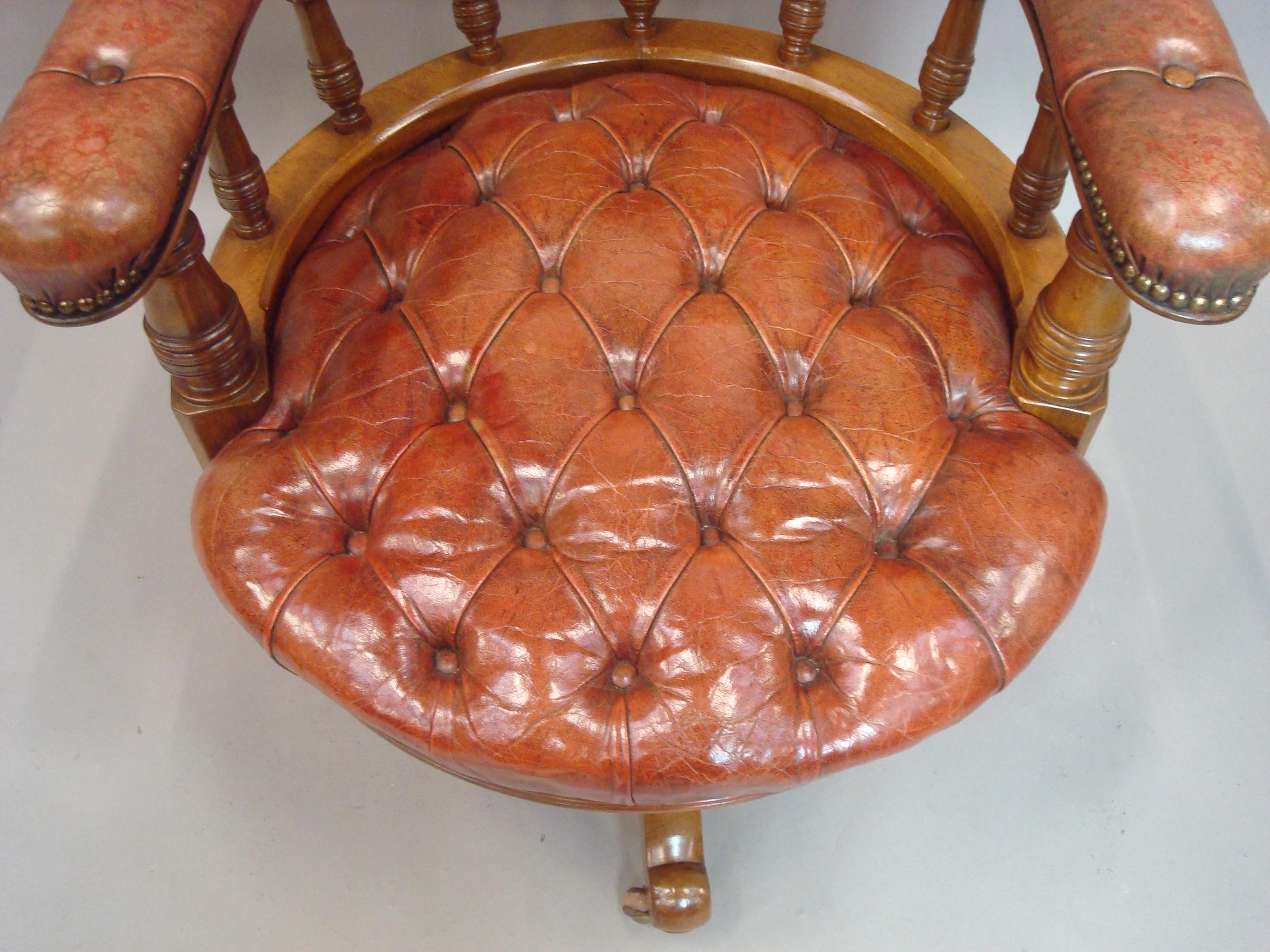 Walnut and Leather Revolving Desk Chair, 19th Century 1