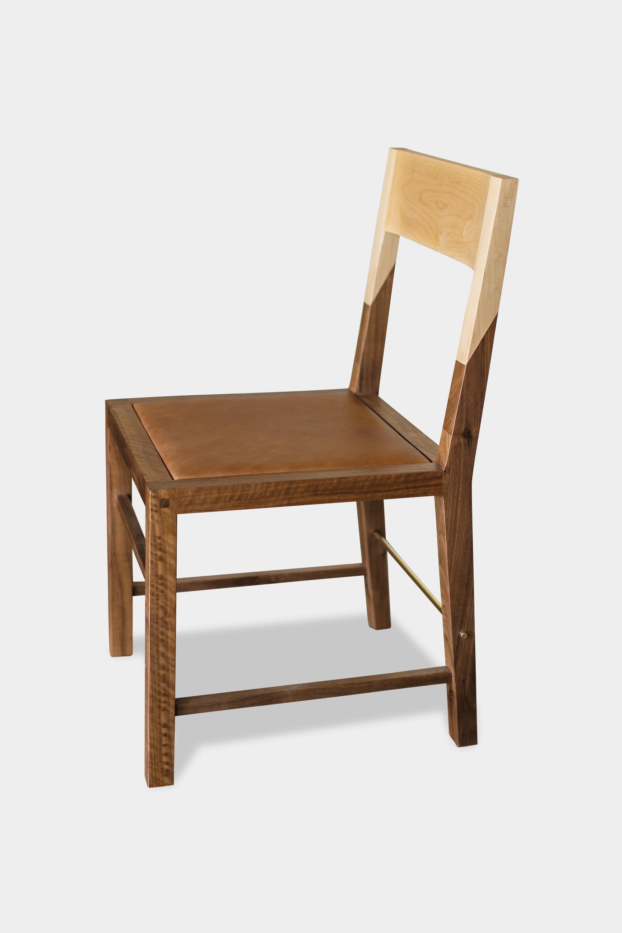 Mid-Century moderno Sedia TUPELA in noce e acero in vendita