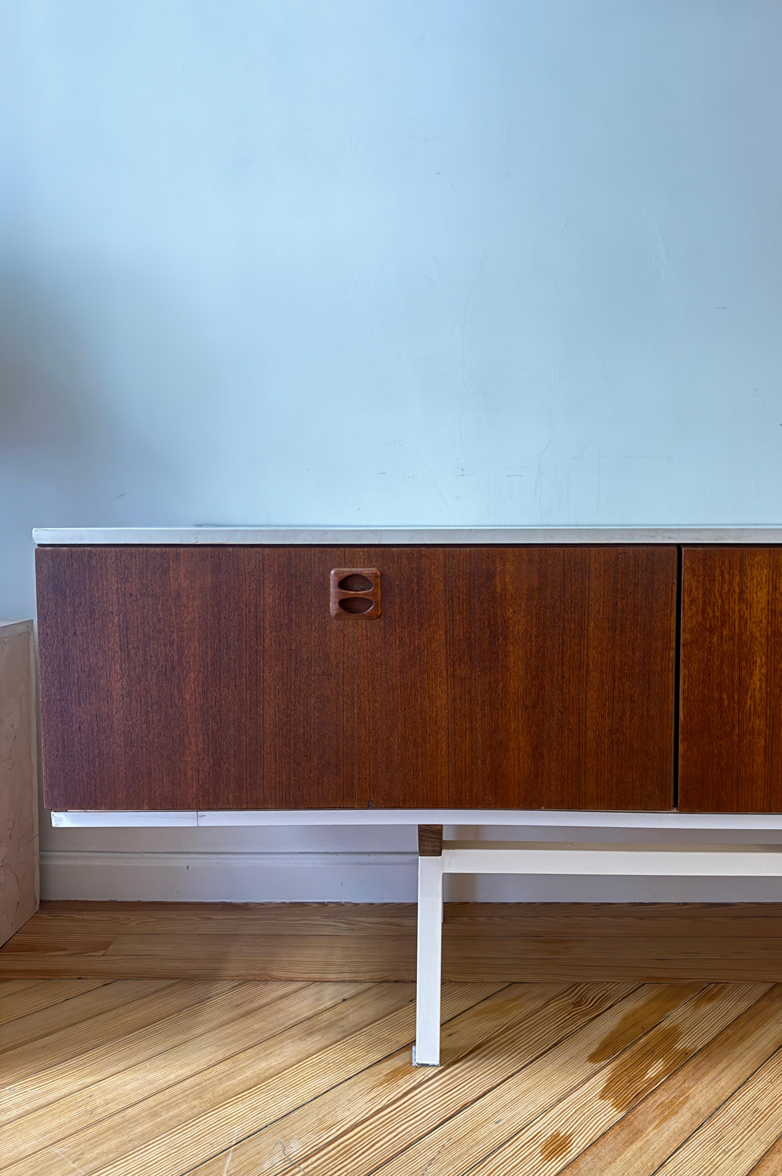 Walnut and Metal Sideboard in vendita 4