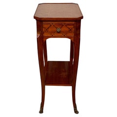 Table d'appoint en marqueterie de bois de noyer et de poirier