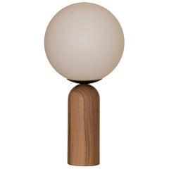 Lampada da tavolo Atlas in noce e acciaio di Simone & Marcel