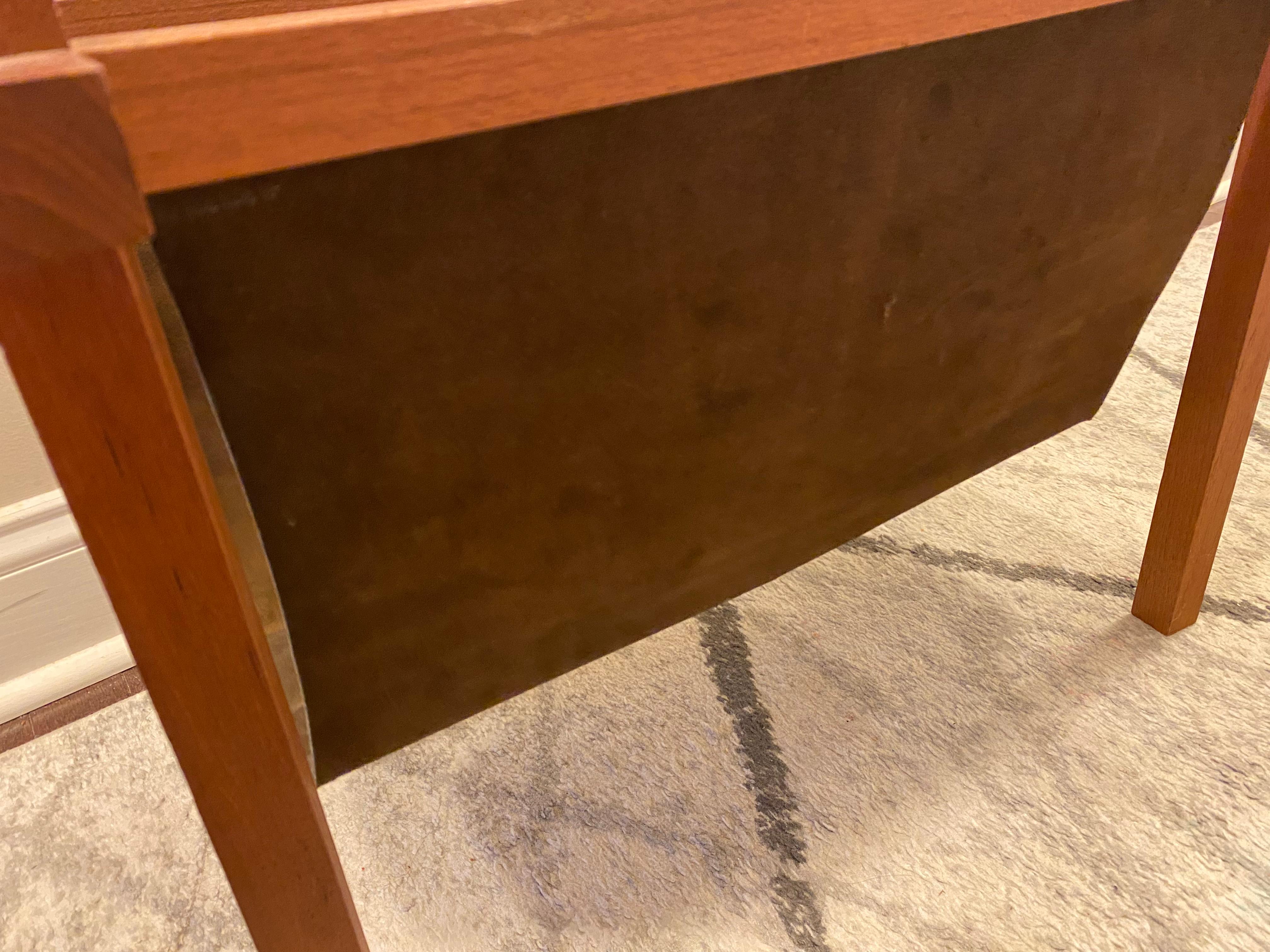 Walnut and Suede Mid-Century Modern Magazine Rack For Sale 1