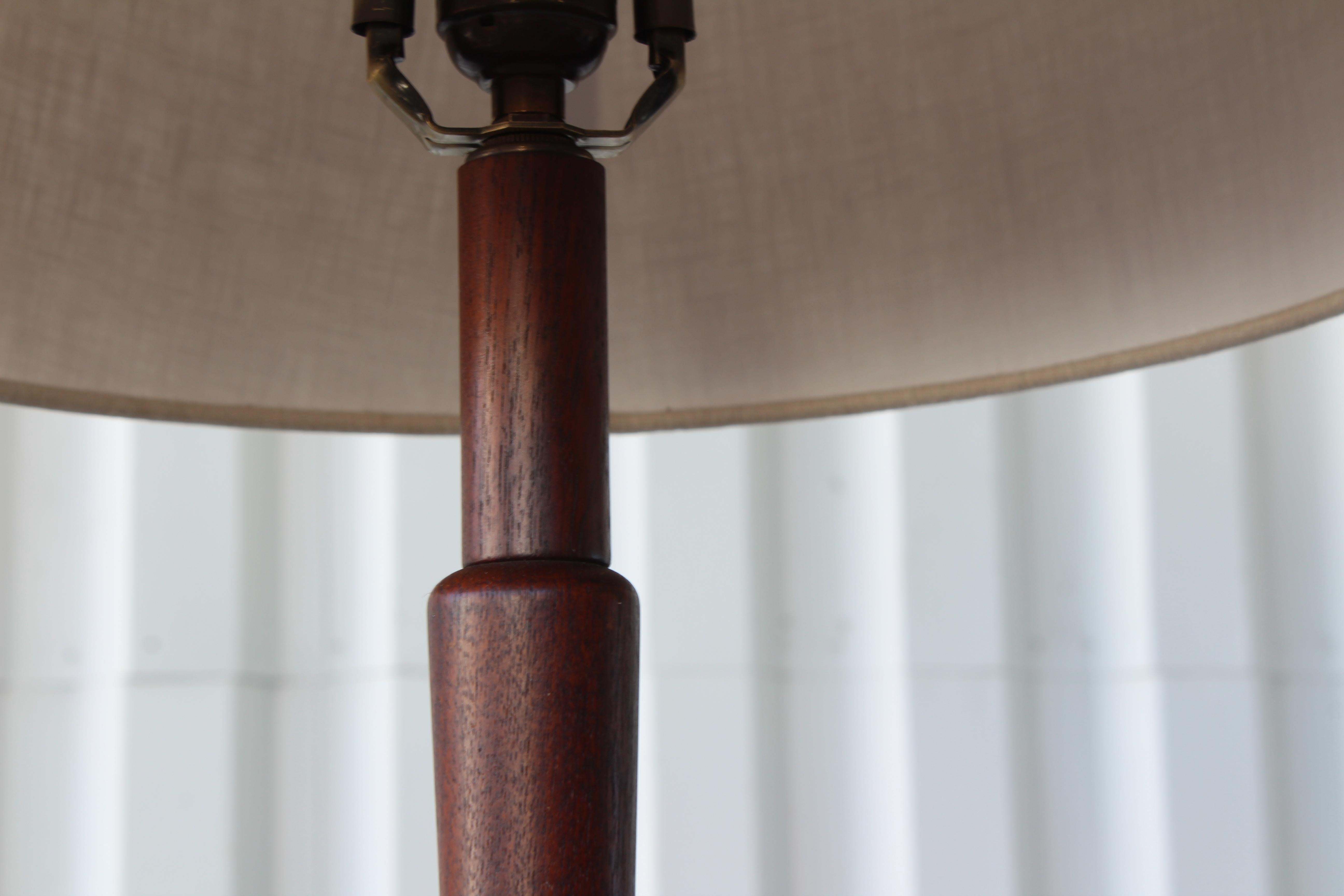 Mid-20th Century Walnut and Tile Floor Lamp by Jane and Gordon Martz, USA, 1960s
