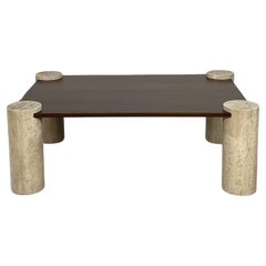 Table basse en noyer et travertin