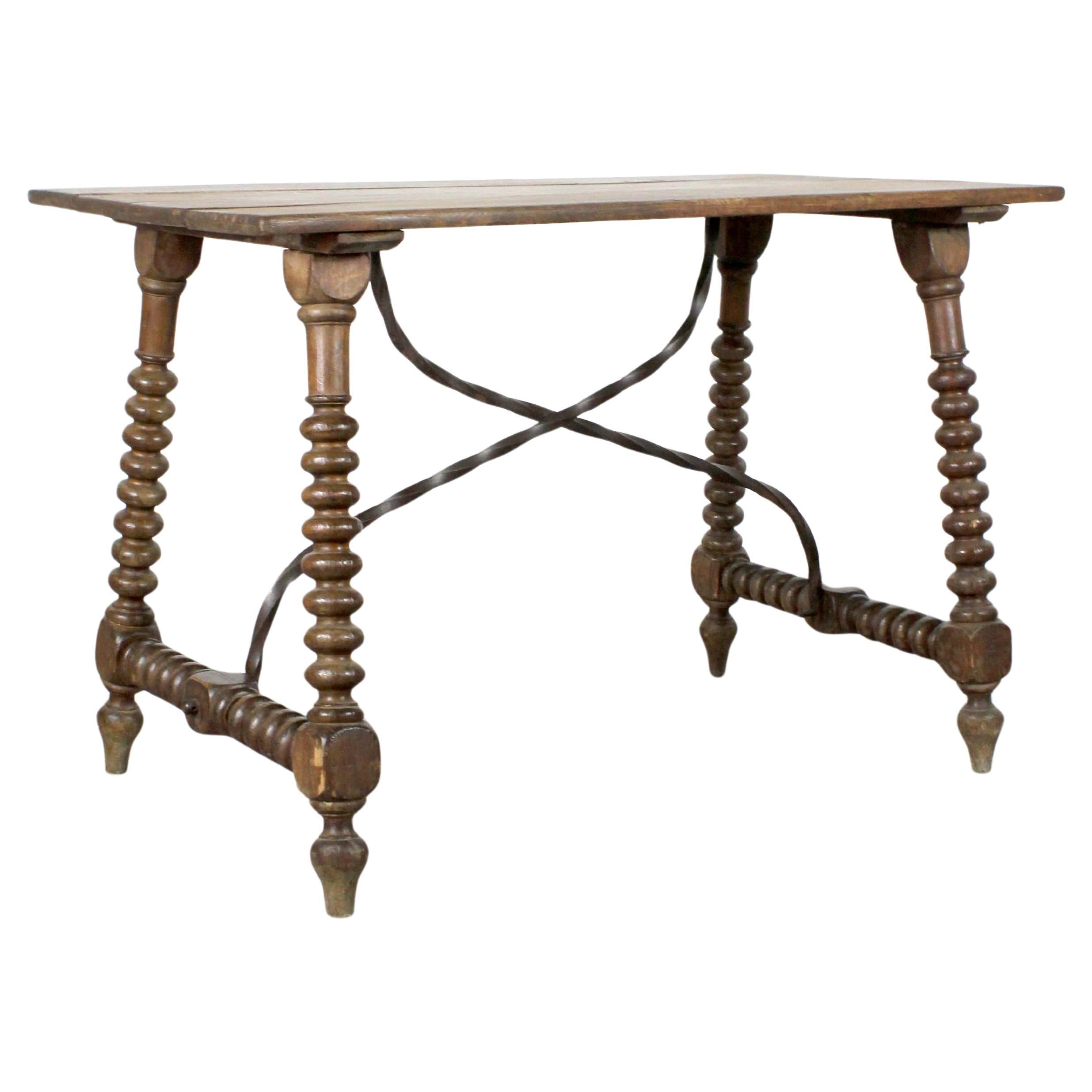 Table de garants en noyer et fer forgé - XVIIIe siècle - Espagne