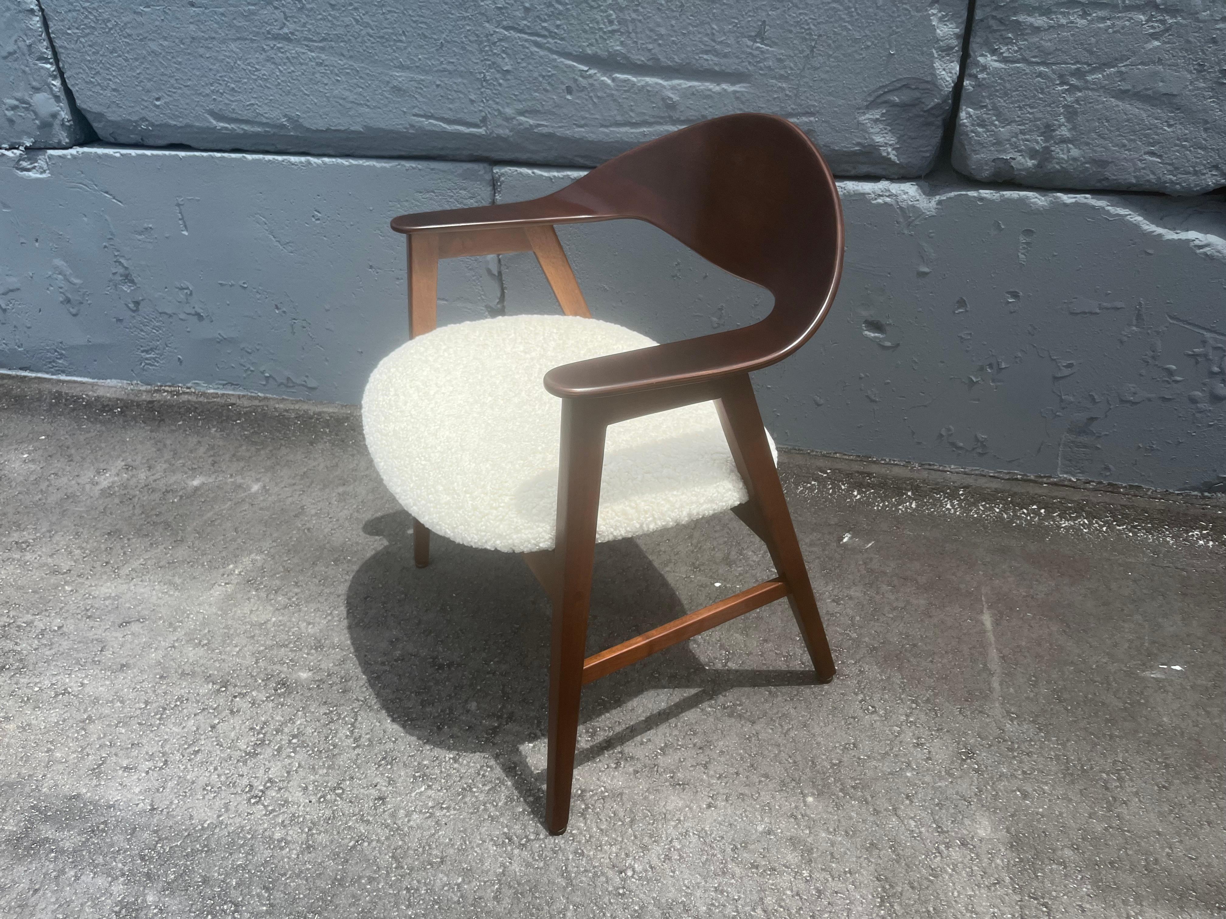 Walnut Arm Chair in the style of Ejner Larsen & Aksel Bender Madsen, USA 1950s For Sale 3