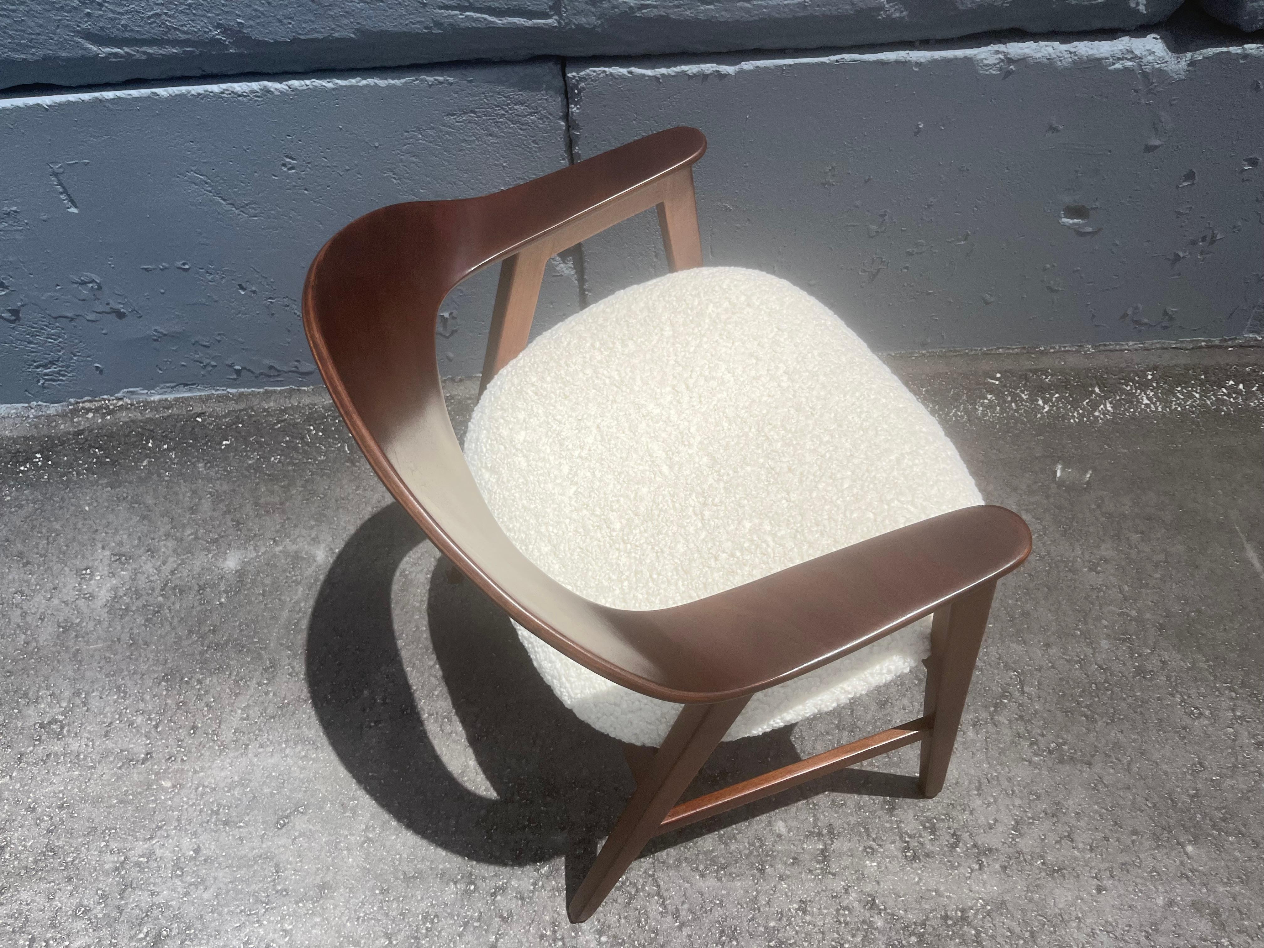 Walnut Arm Chair in the style of Ejner Larsen & Aksel Bender Madsen, USA 1950s For Sale 11